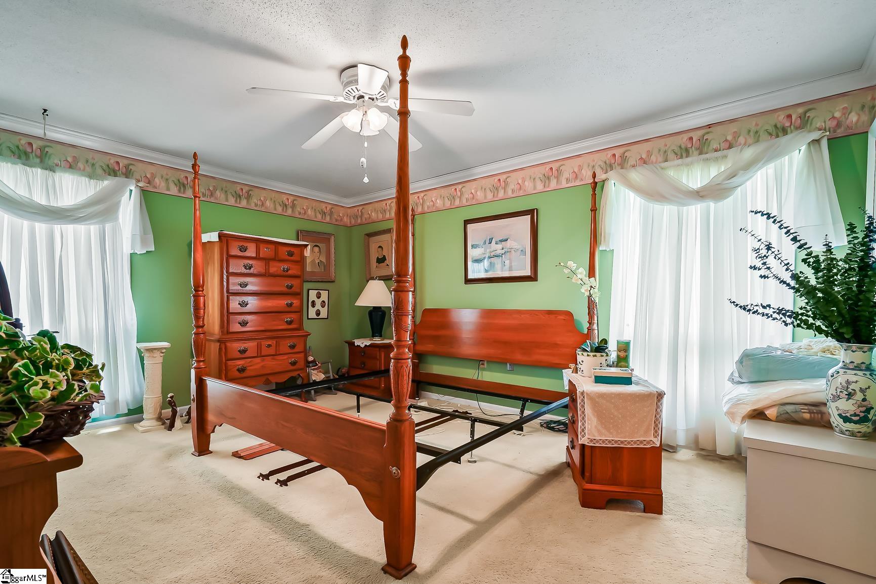 208 Williamsburg Road photo 6