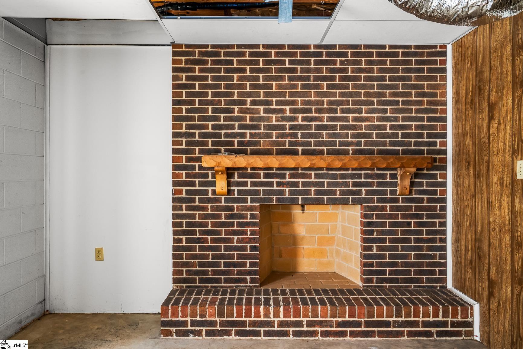 208 Williamsburg Road photo 9