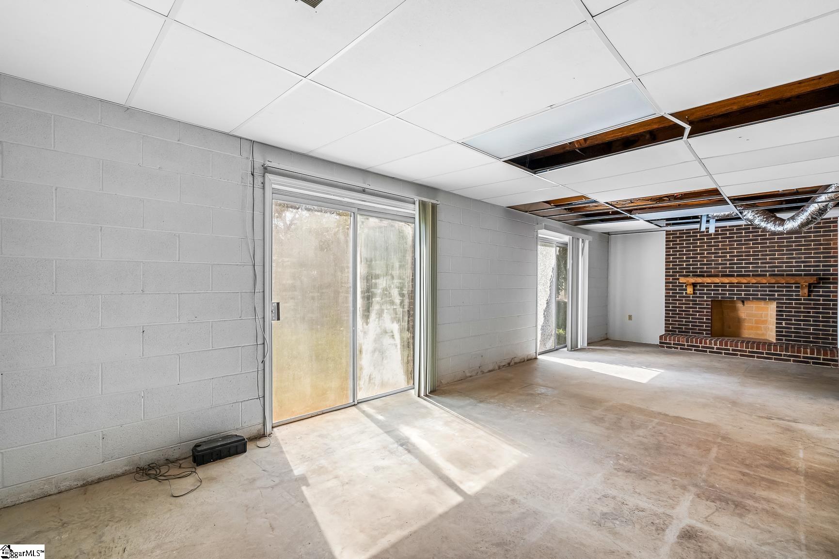208 Williamsburg Road photo 10