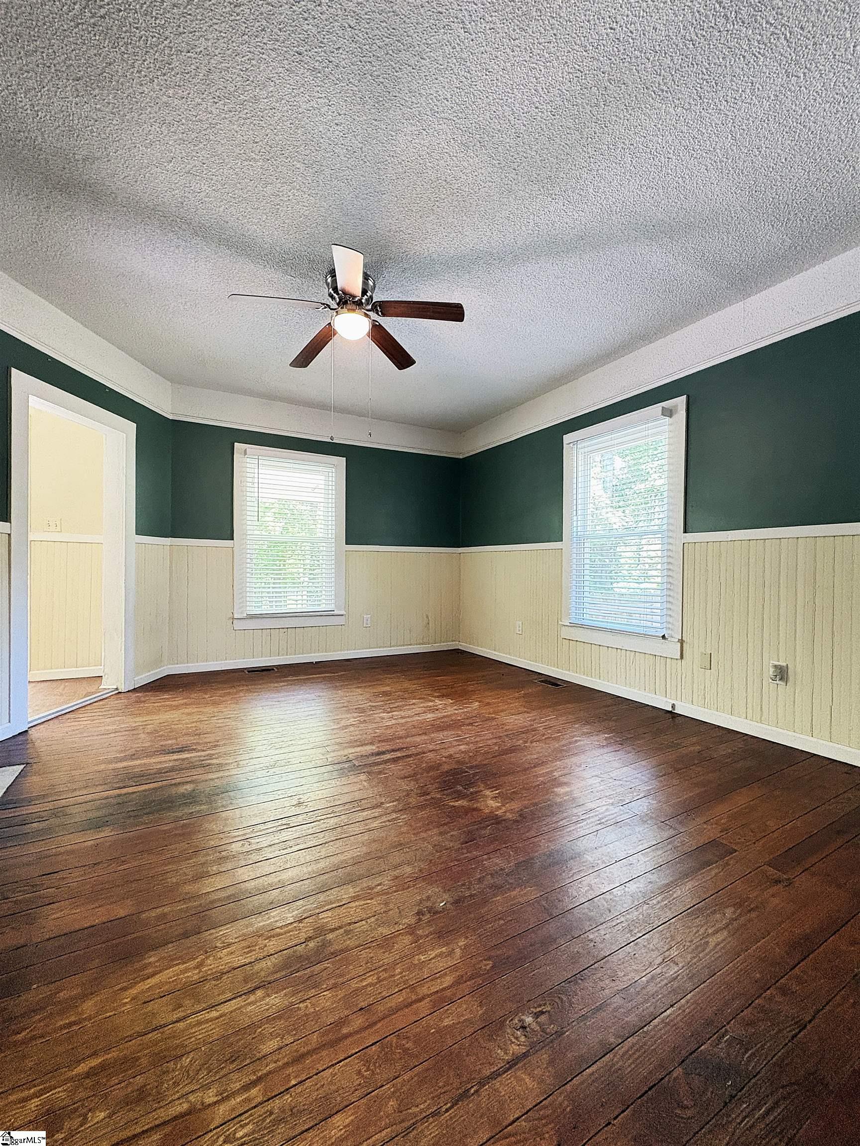 573 Perrin Avenue Woodruff, SC 29388