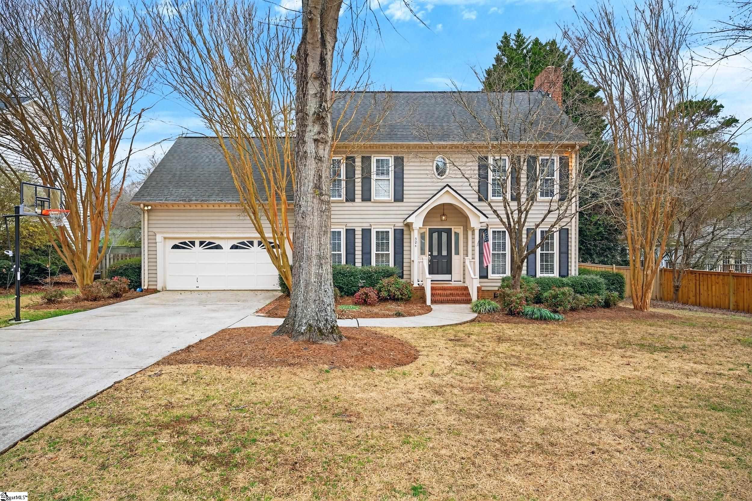 304 Deepwood Drive photo 1