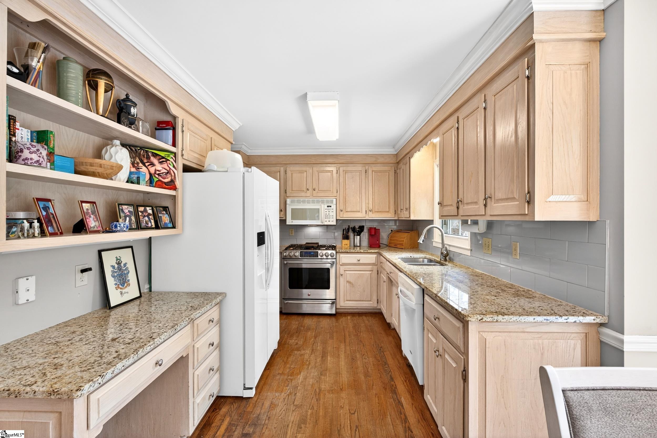304 Deepwood Drive photo 13