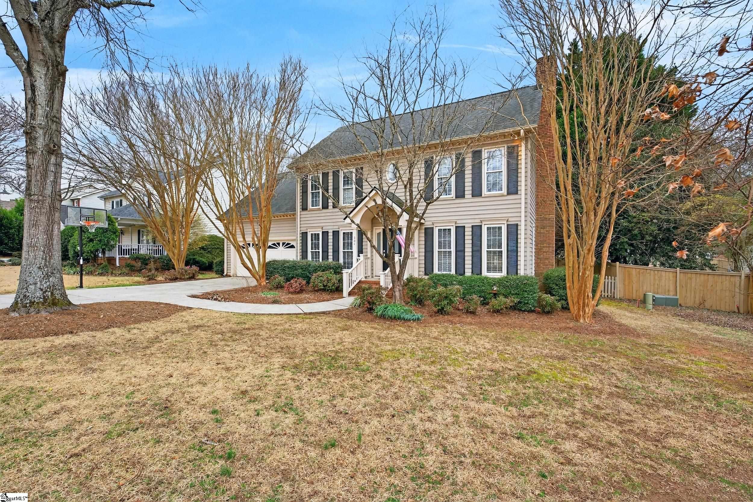 304 Deepwood Drive photo 4