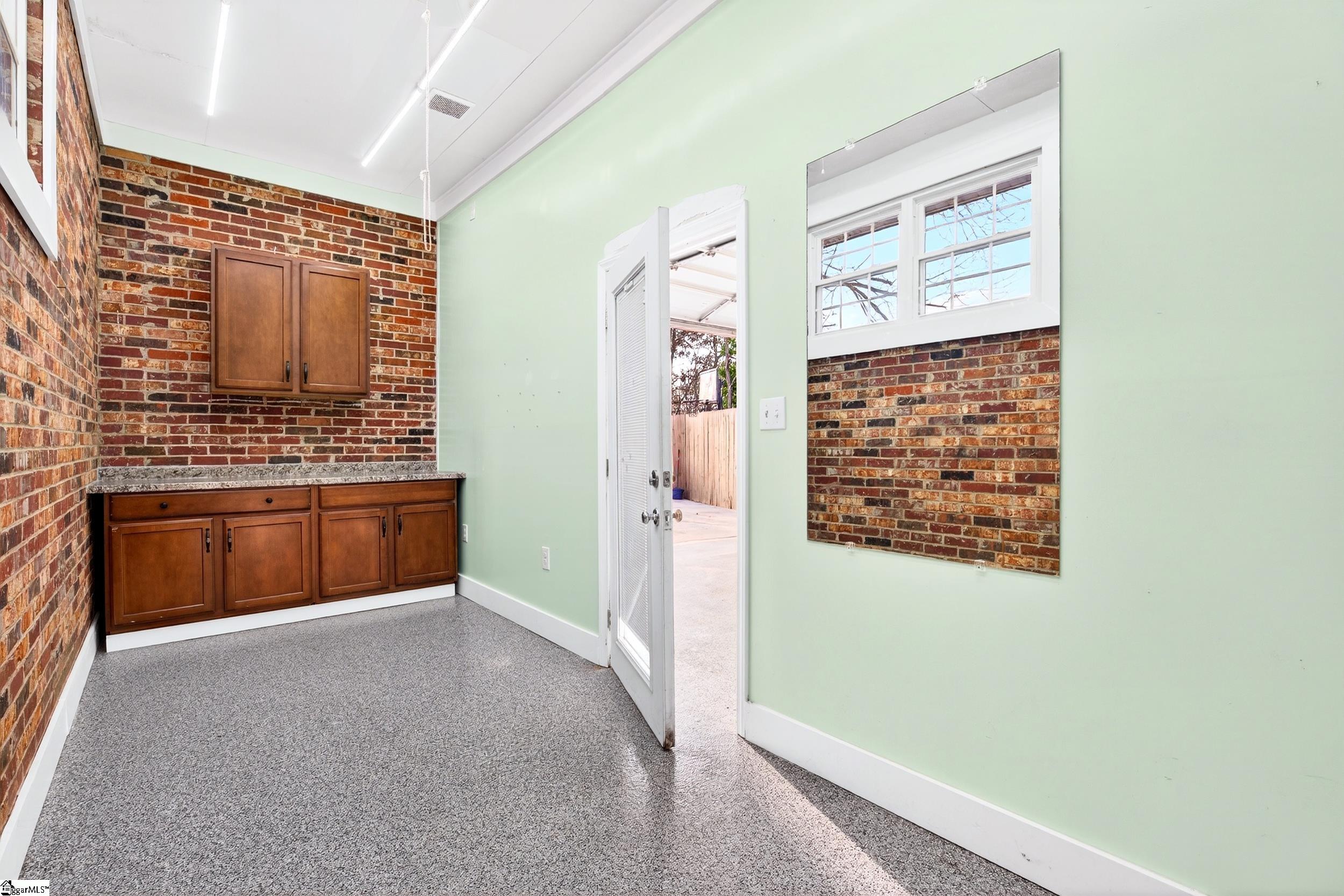 36 Sherman Lane Greenville, SC 29605