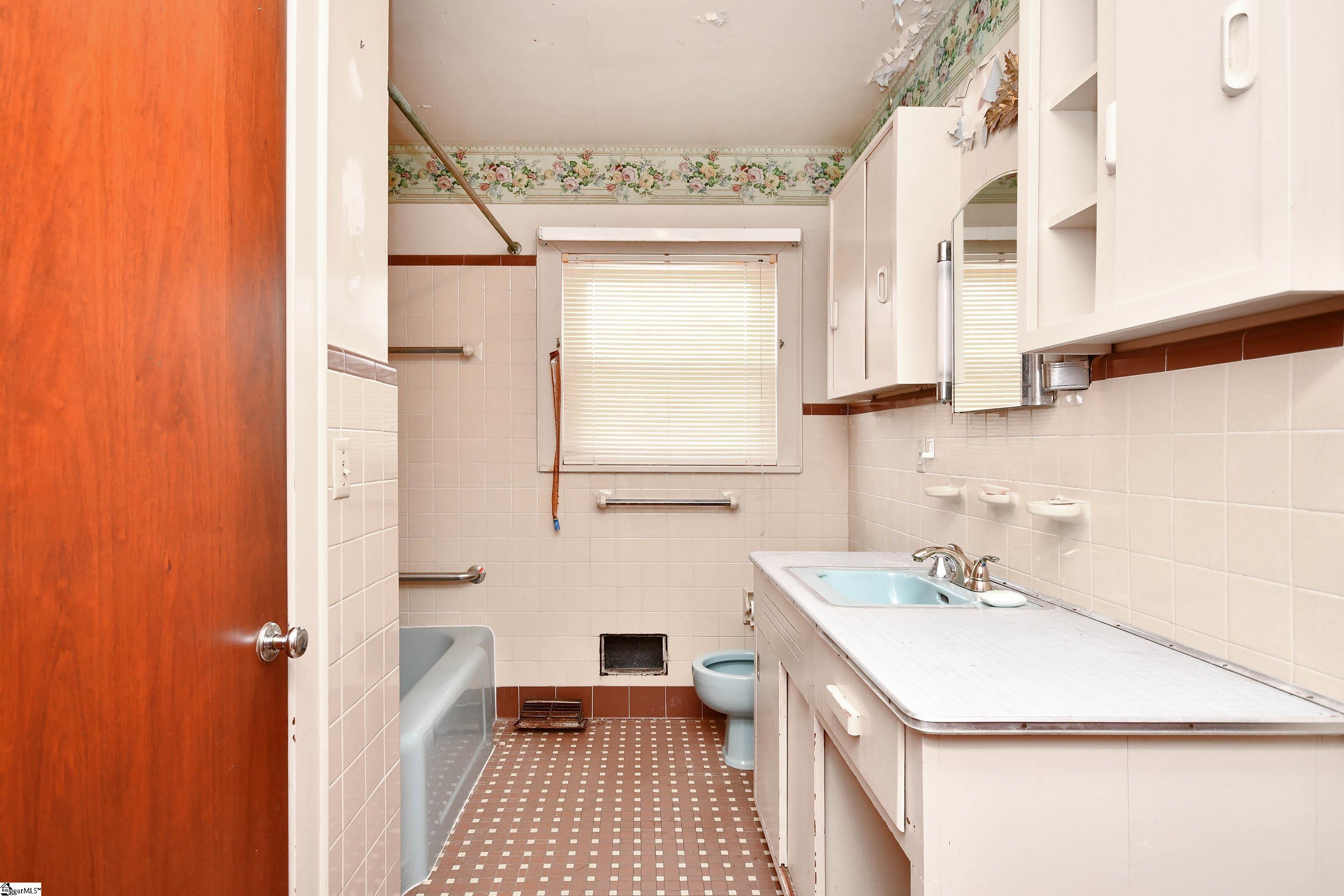 6 Beatrice Street Greenville, SC 29611