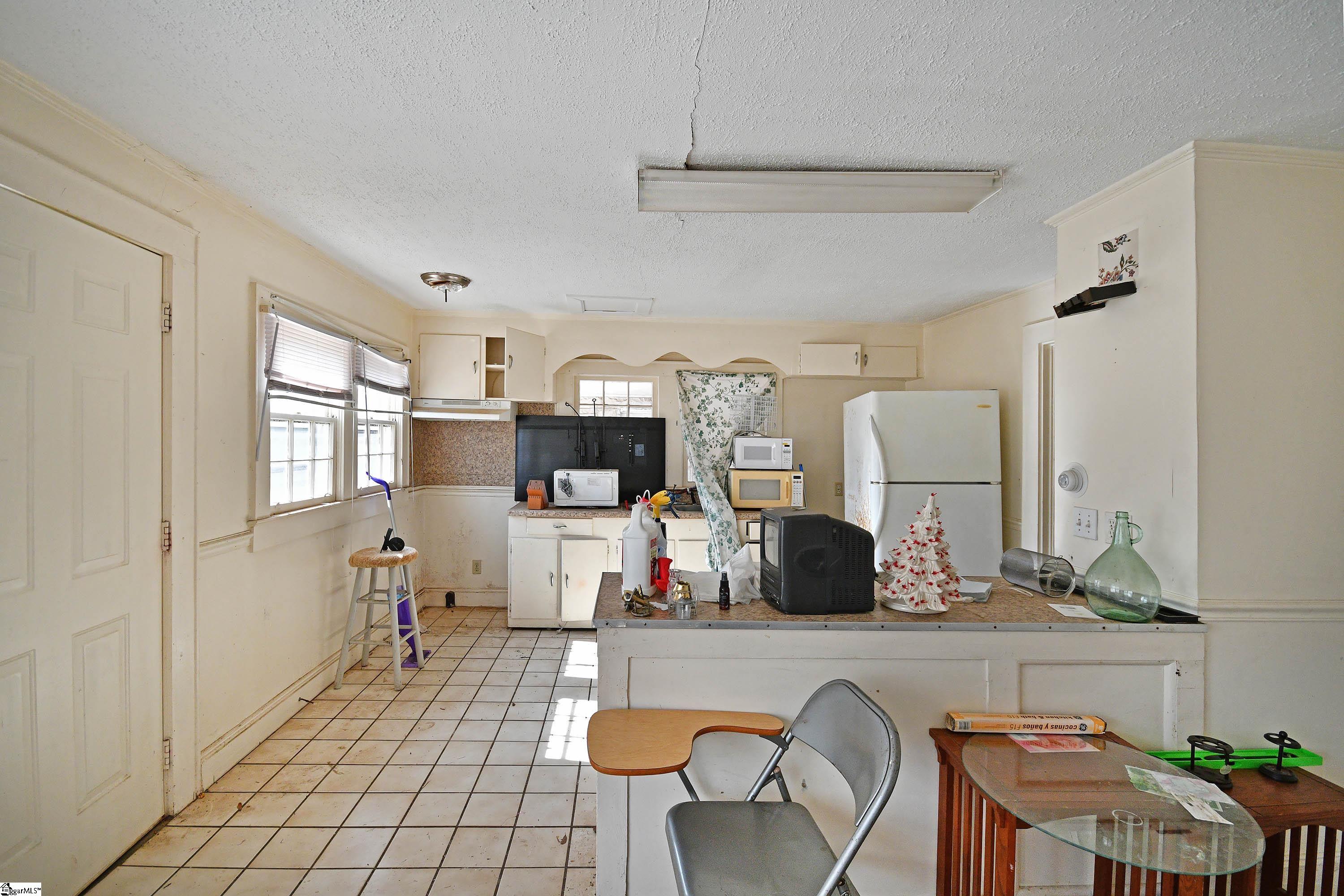 6 Beatrice Street Greenville, SC 29611