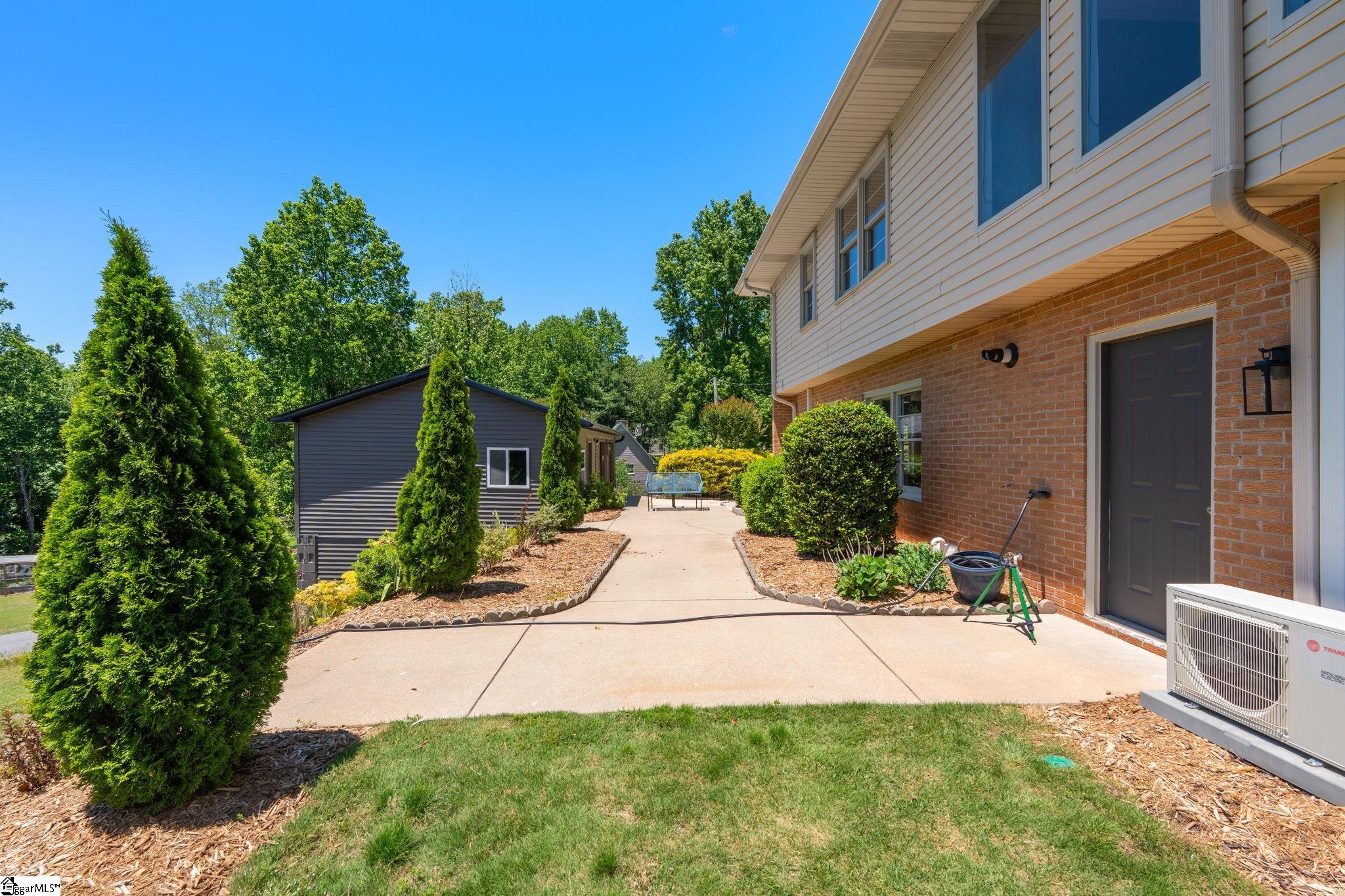 219 Fairview Drive Greenville, SC 29609