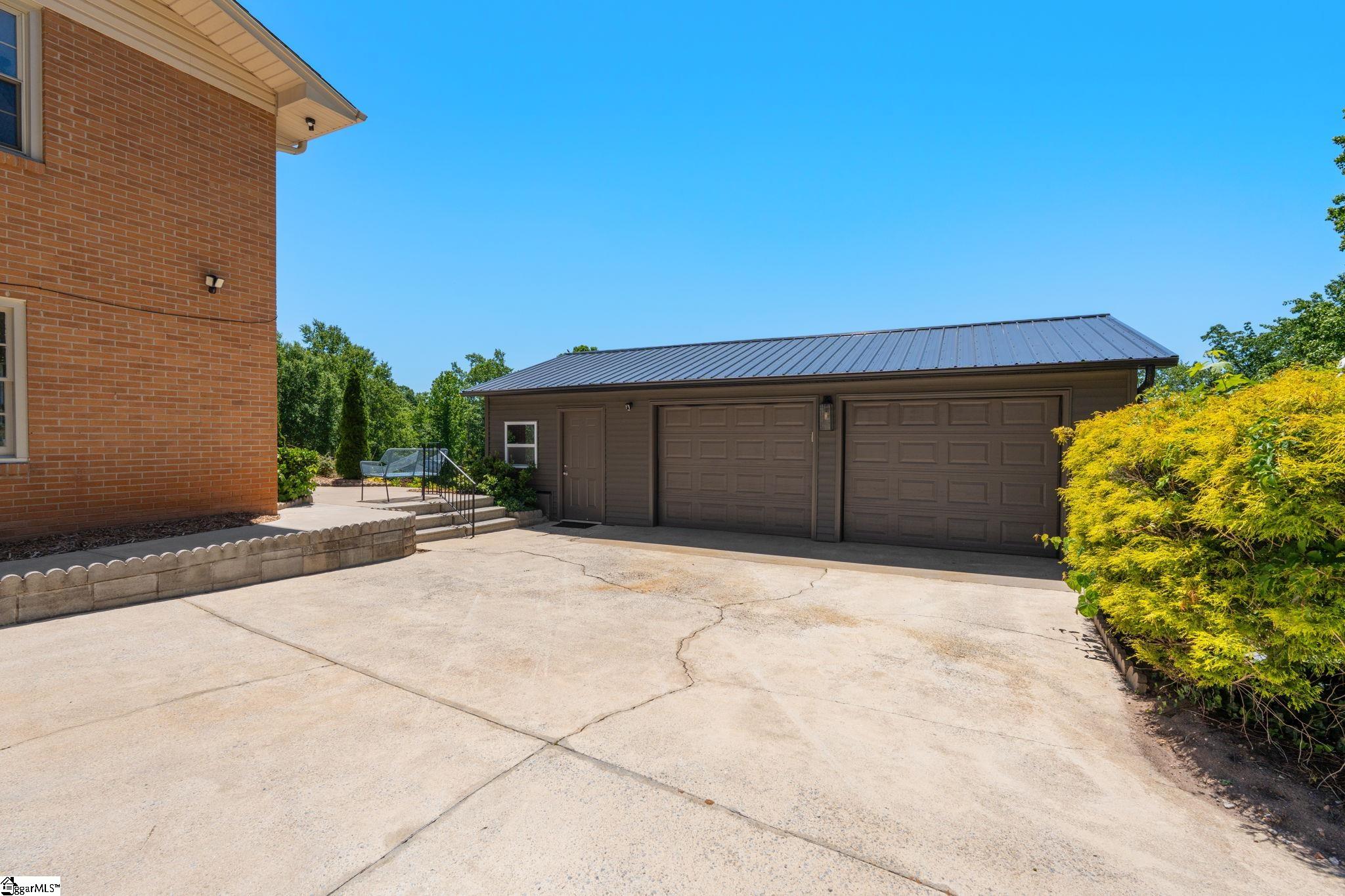 219 Fairview Drive Greenville, SC 29609