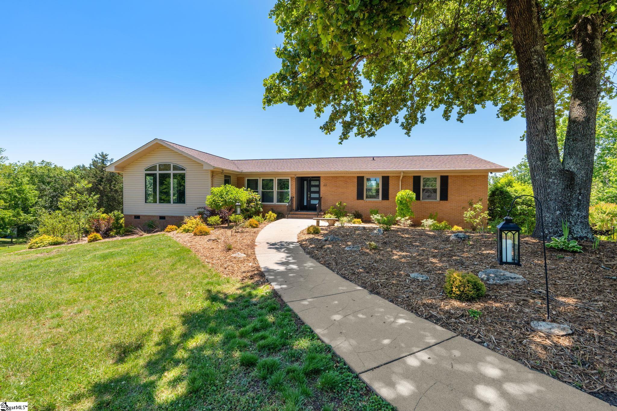 219 Fairview Drive Greenville, SC 29609