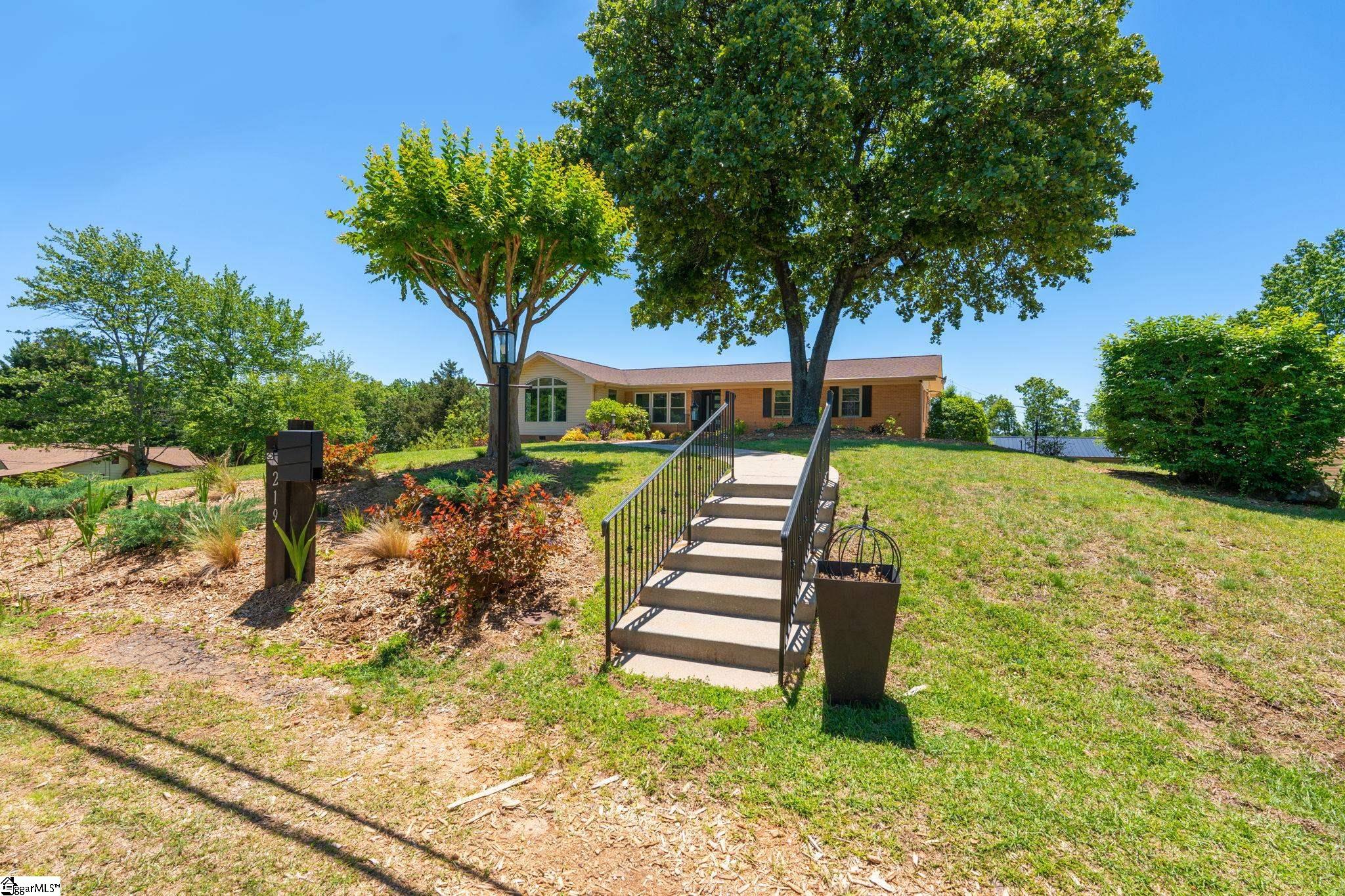 219 Fairview Drive Greenville, SC 29609