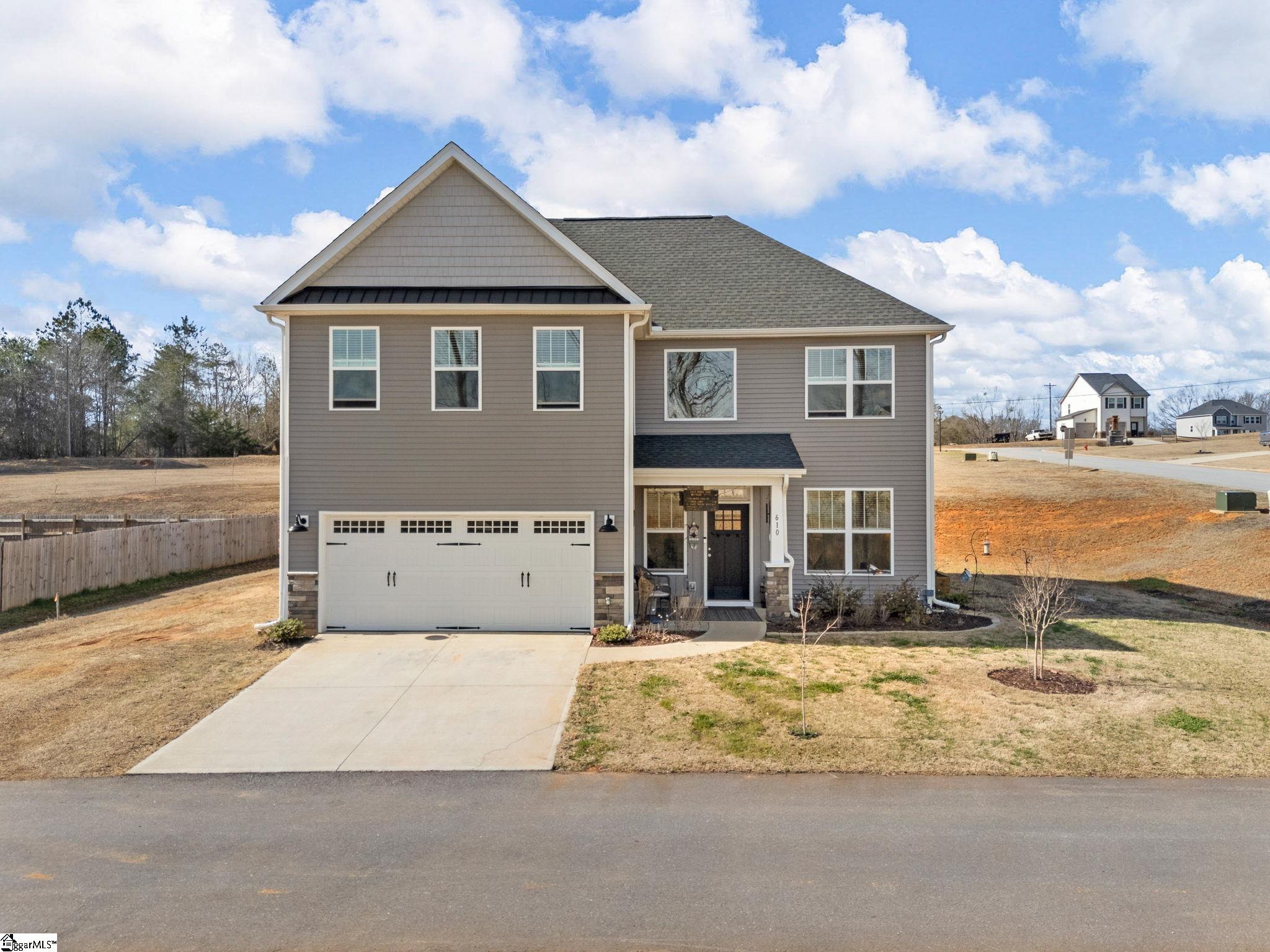 610 Circinae Road photo 1