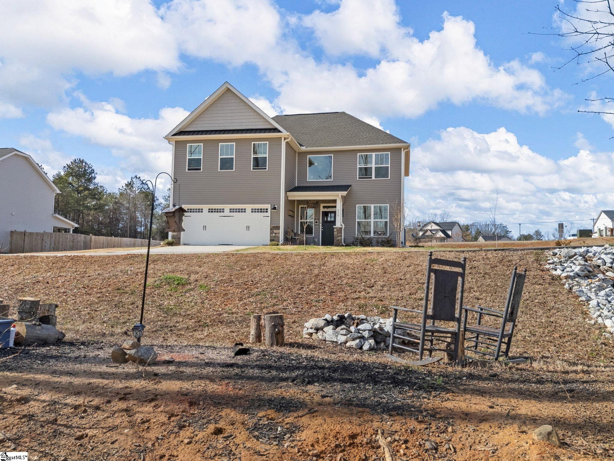 610 Circinae Road photo 2