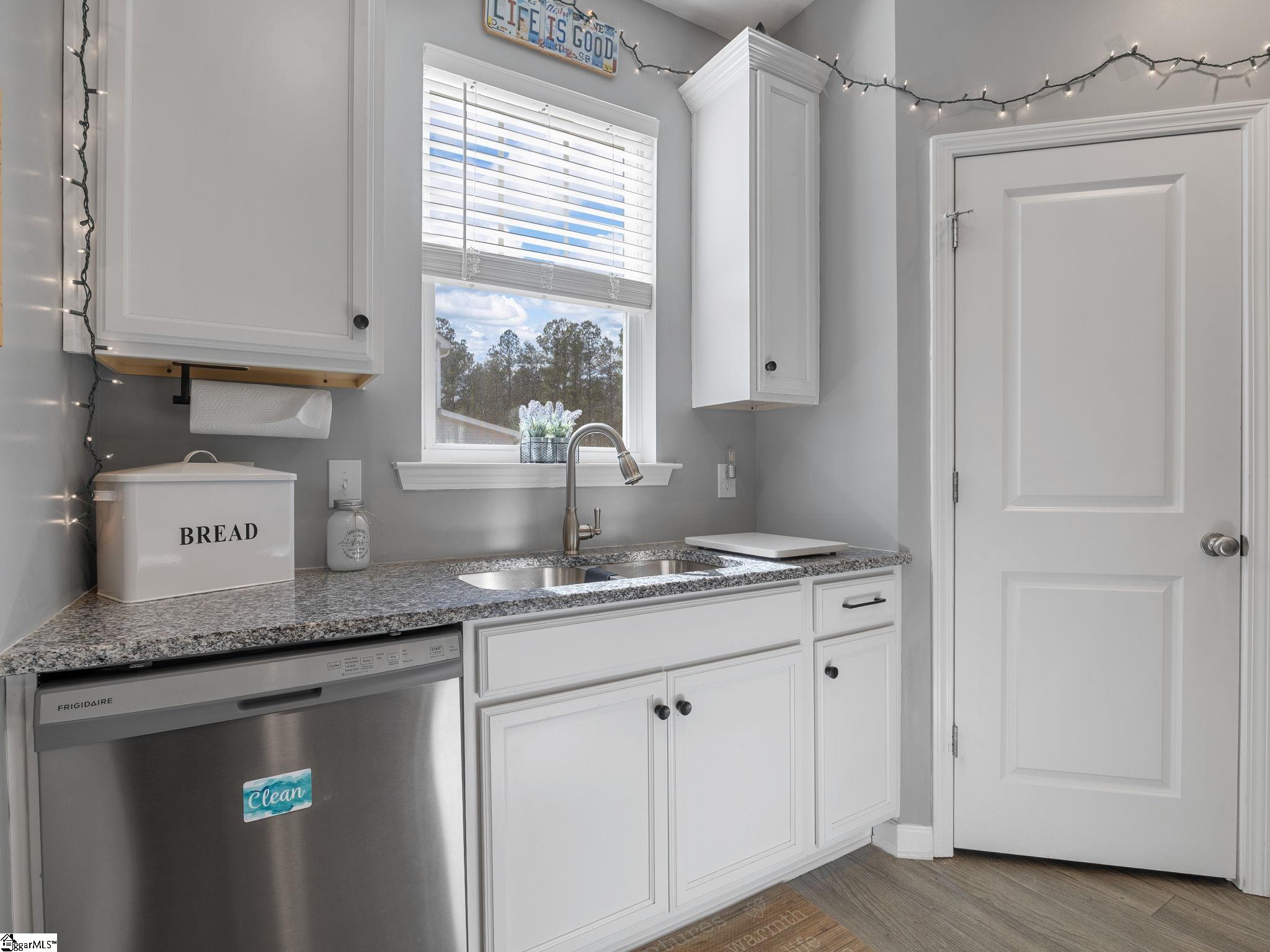 610 Circinae Road photo 22