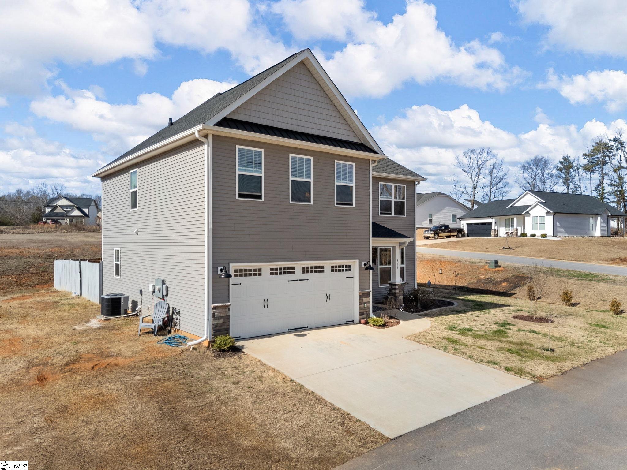 610 Circinae Road photo 4