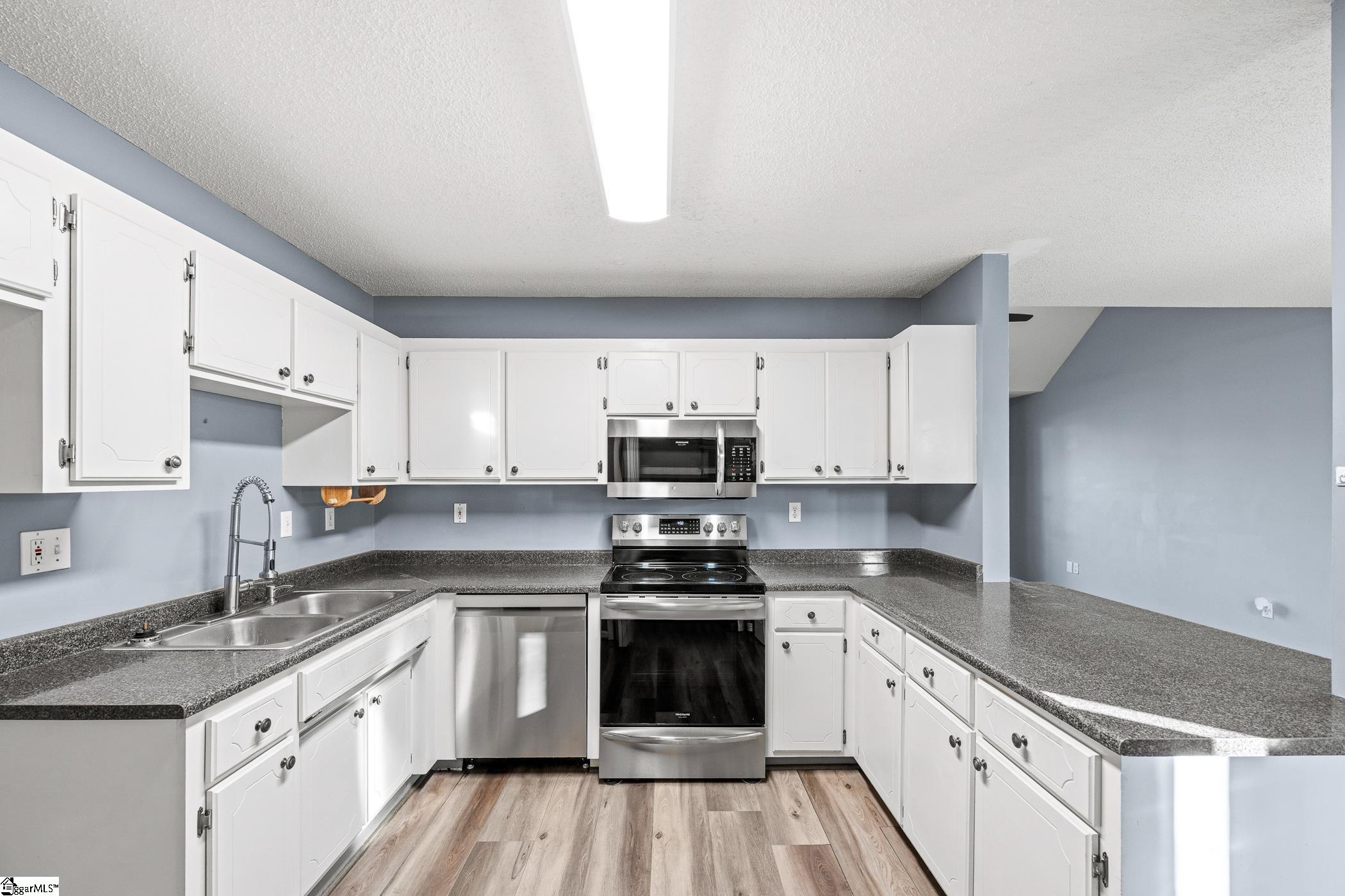 104 Jacqueline Road photo 13
