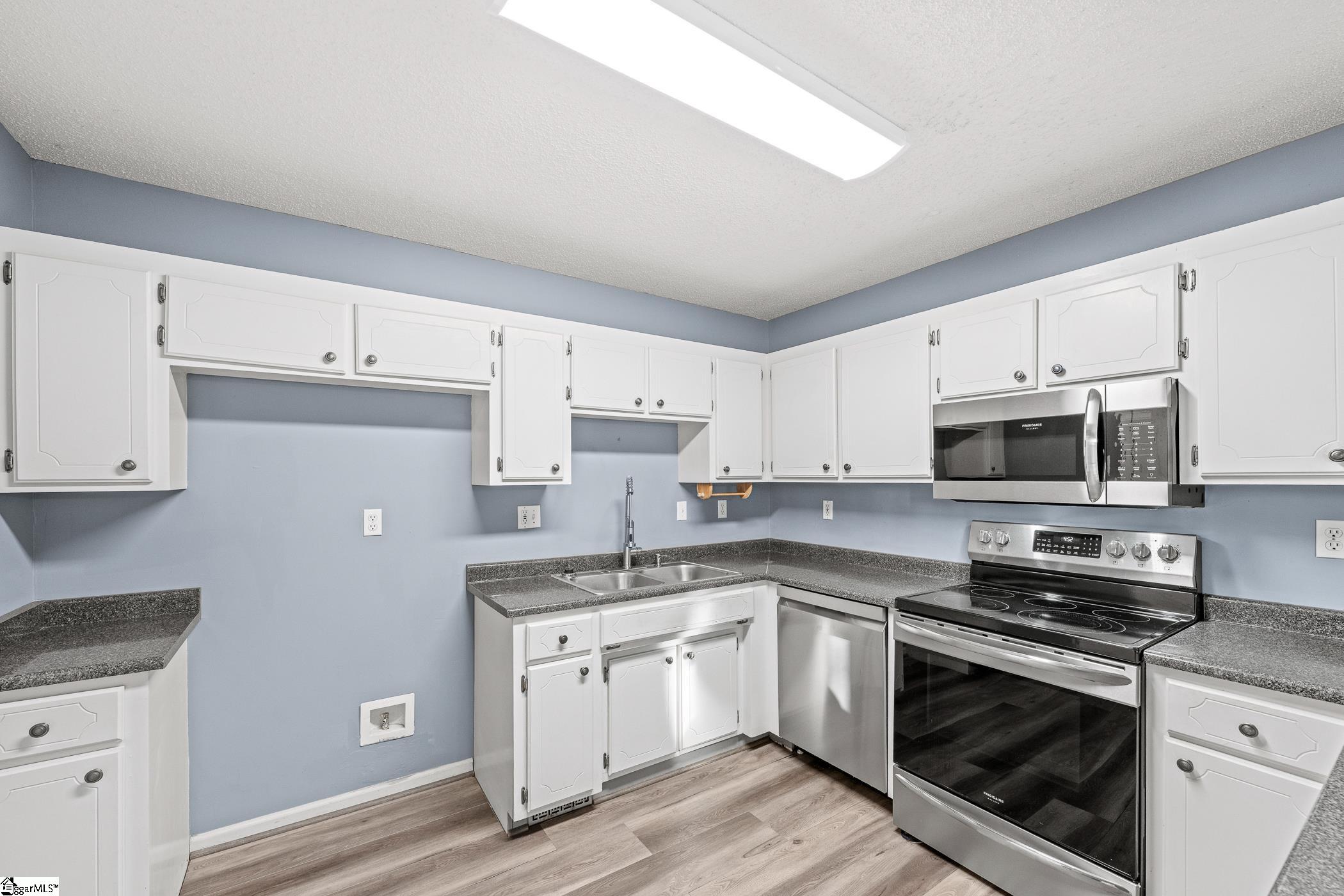 104 Jacqueline Road photo 14