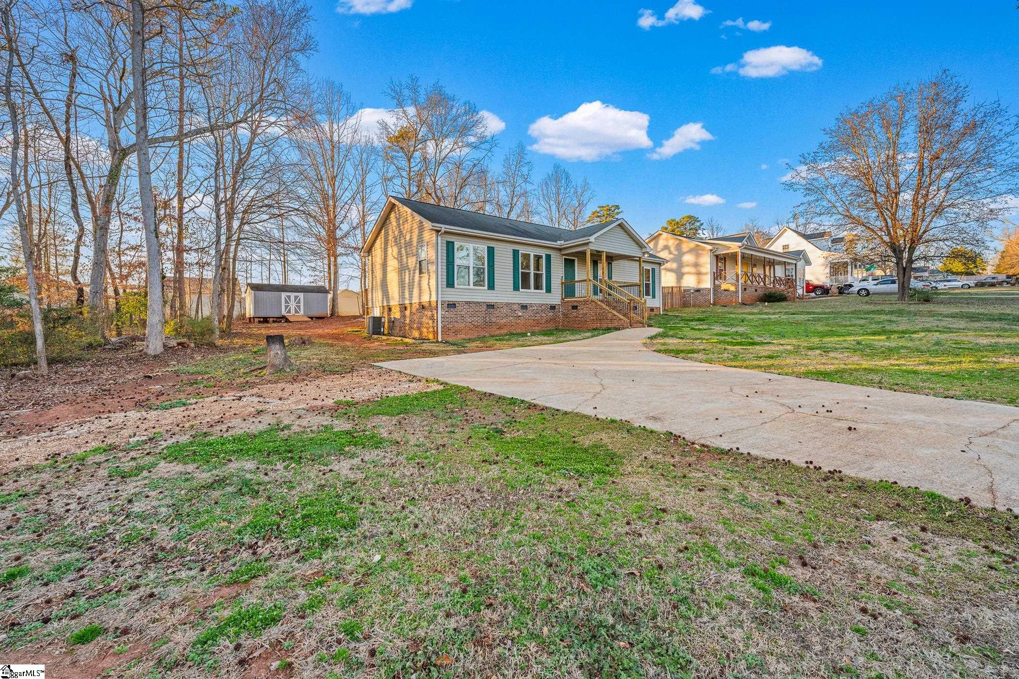 104 Jacqueline Road photo 3