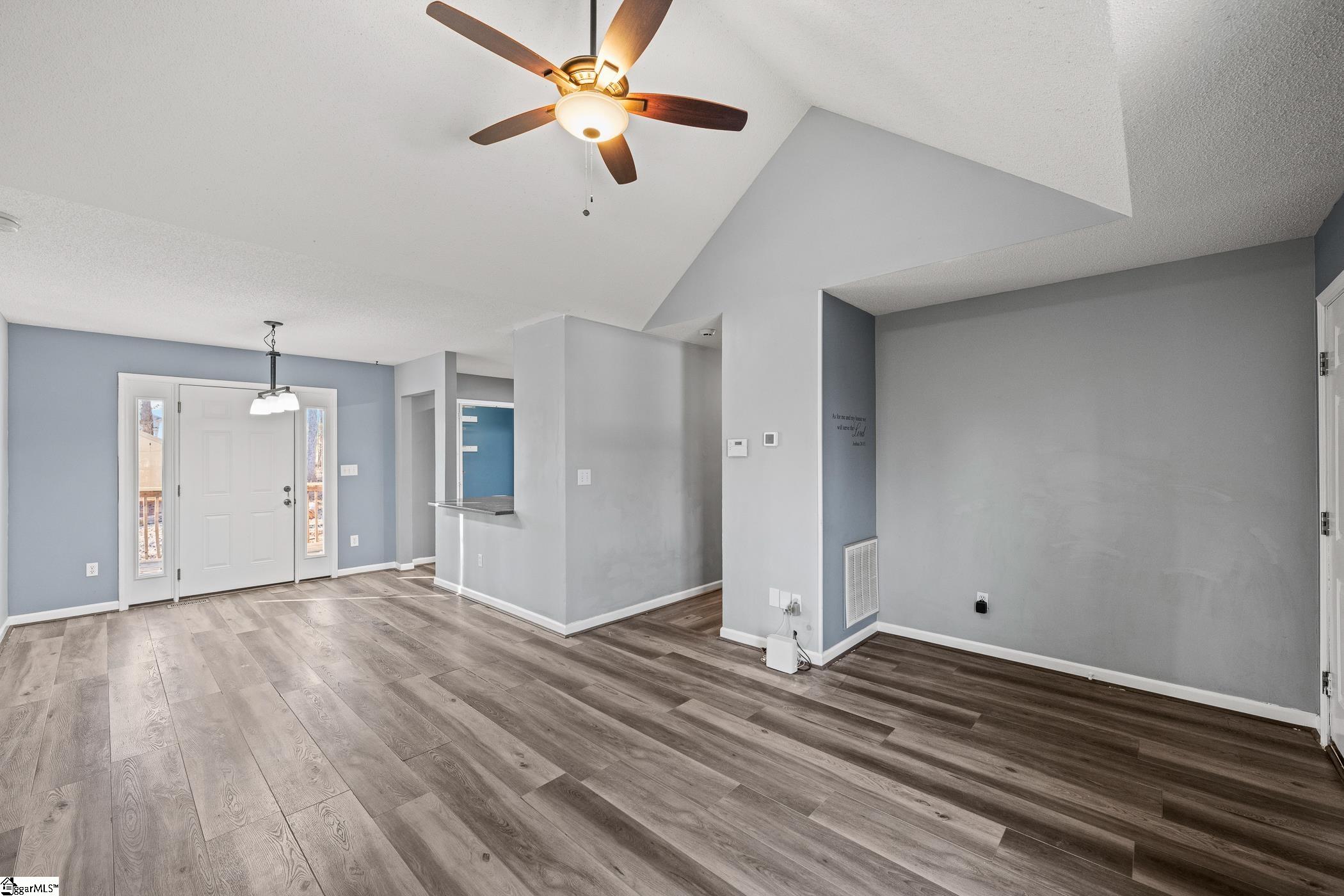 104 Jacqueline Road photo 7