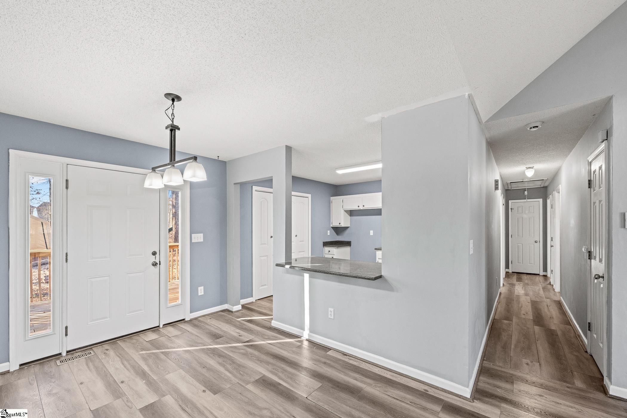 104 Jacqueline Road photo 8