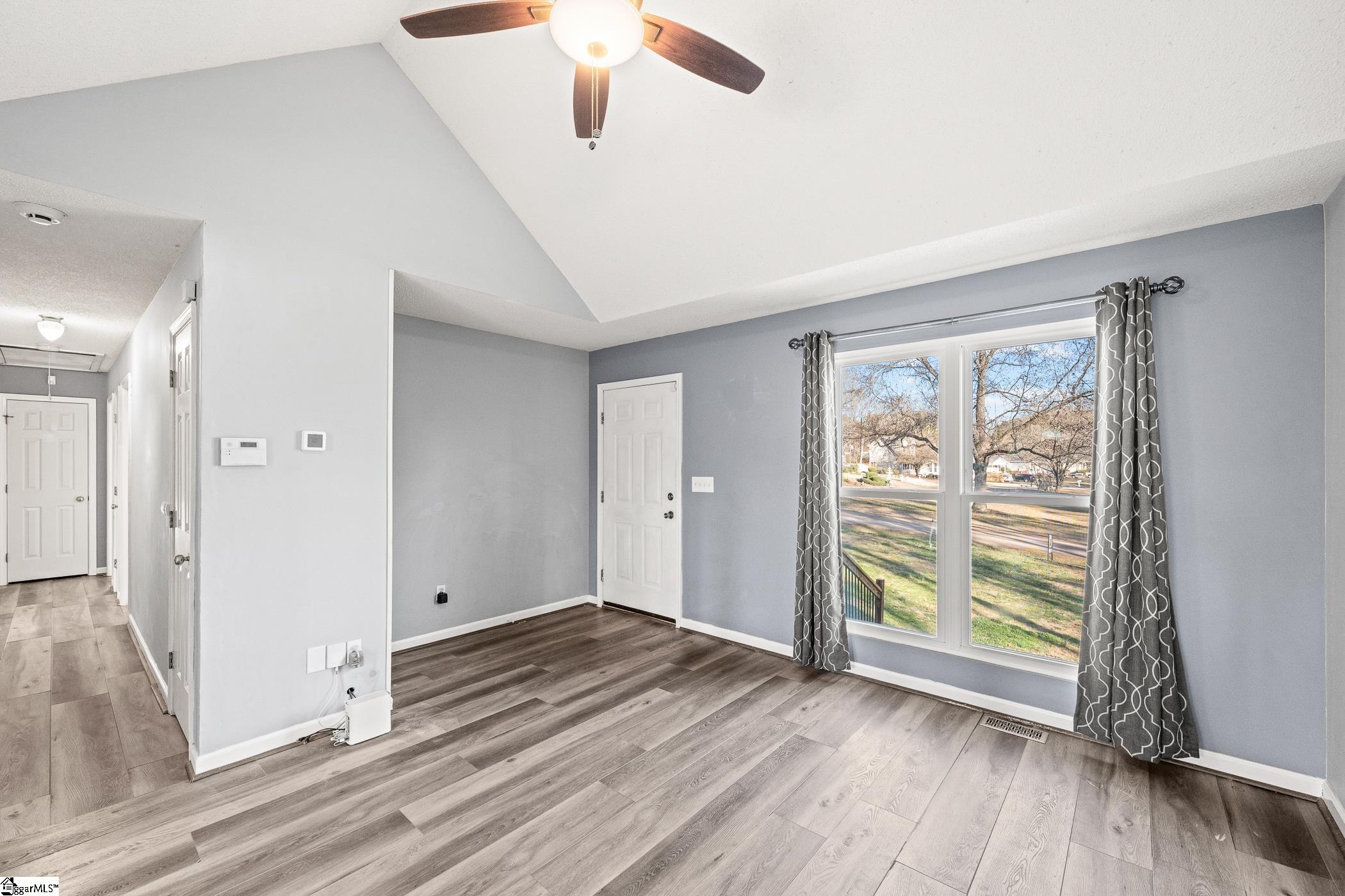 104 Jacqueline Road photo 9