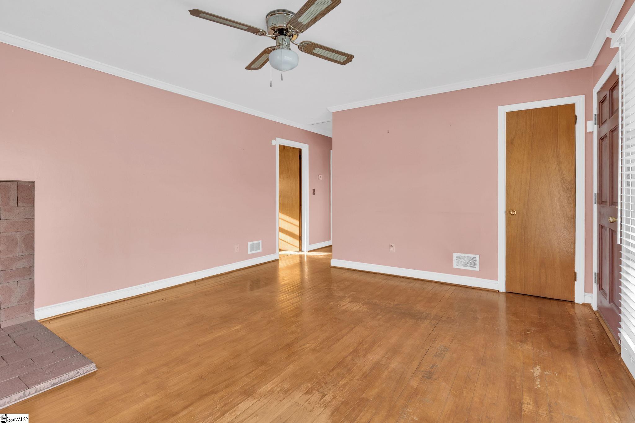 8819 White Horse Road Greenville, SC 29617-1204