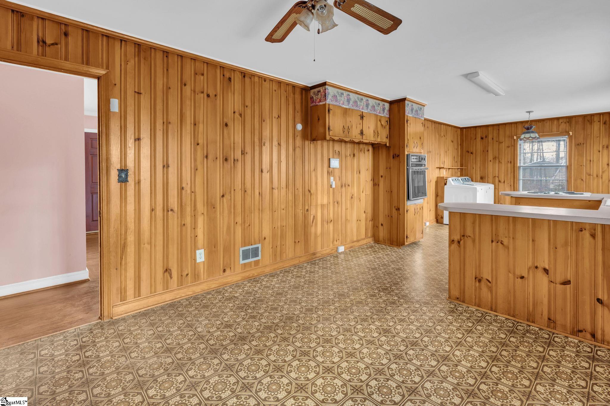 8819 White Horse Road Greenville, SC 29617-1204