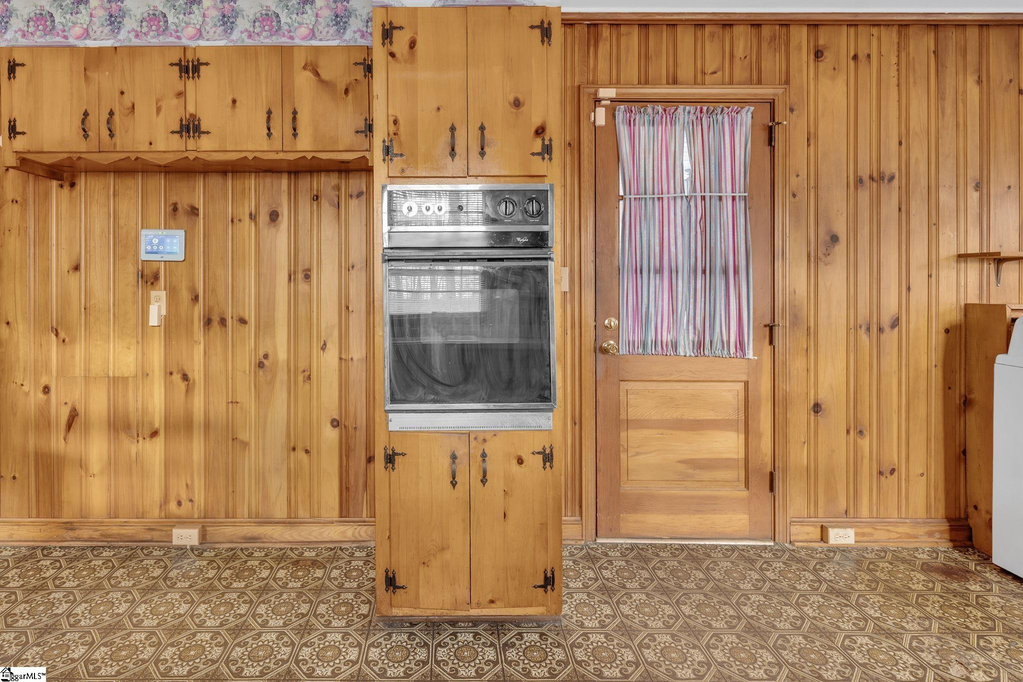 8819 White Horse Road Greenville, SC 29617-1204