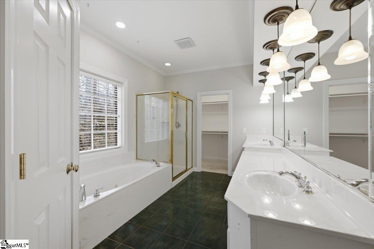 4 Radford Court Simpsonville, SC 29680