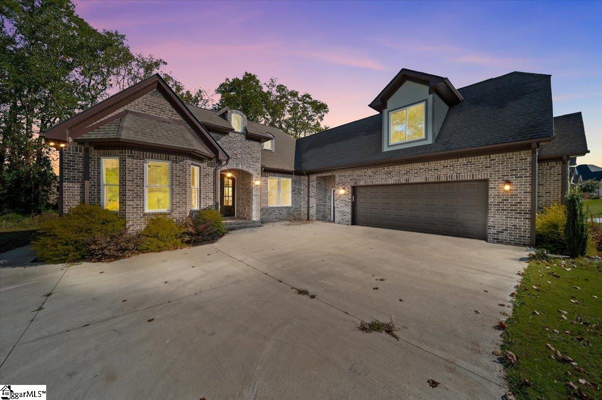 105 Bree Drive photo 2