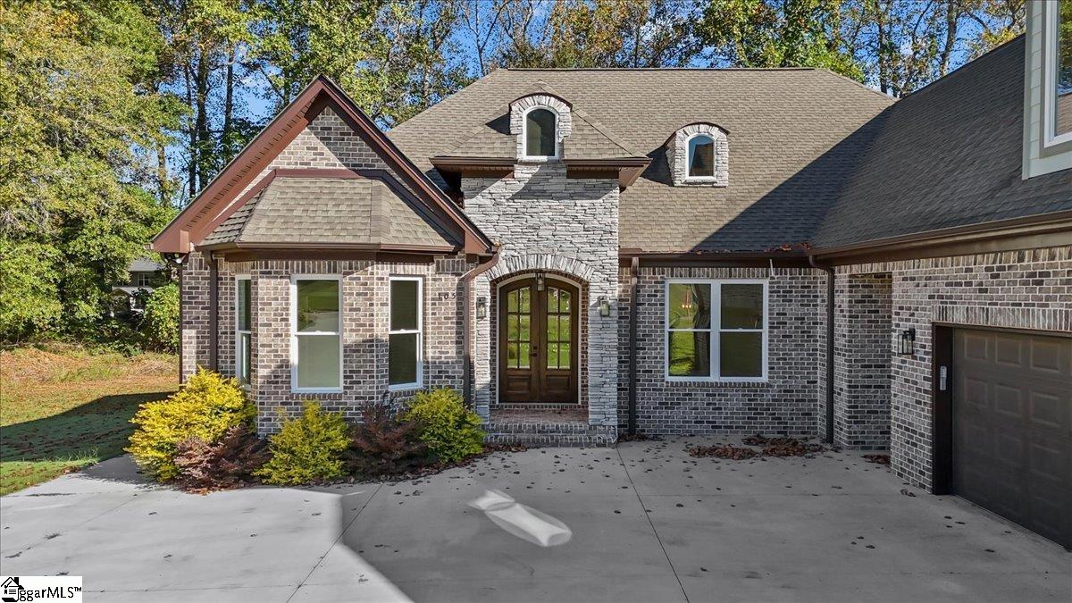 105 Bree Drive photo 3