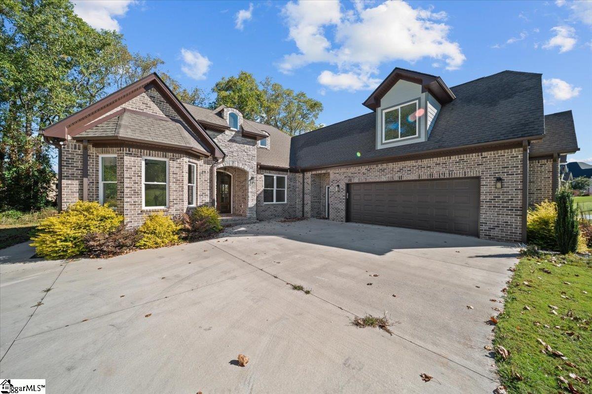 105 Bree Drive photo 4