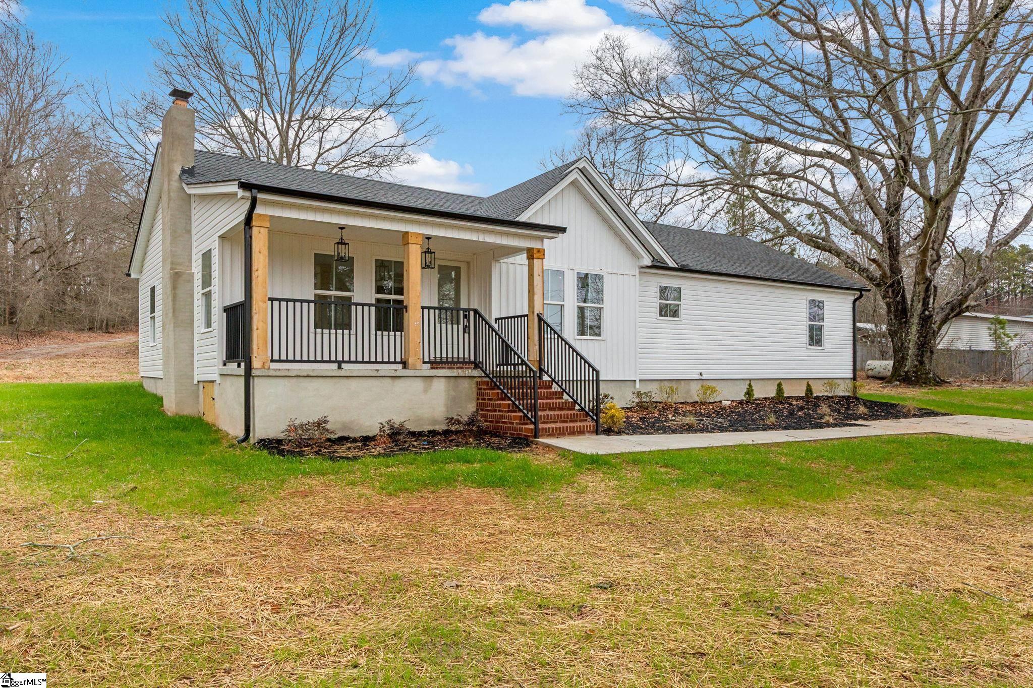Single family home for sale at 75 W Tyger Bridge Rd, Taylors, SC 29687 | MLS# 1583295
