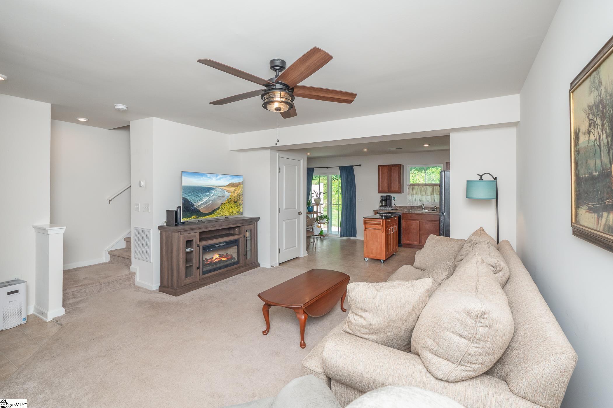126 Fernside Court Greenville, SC 29617