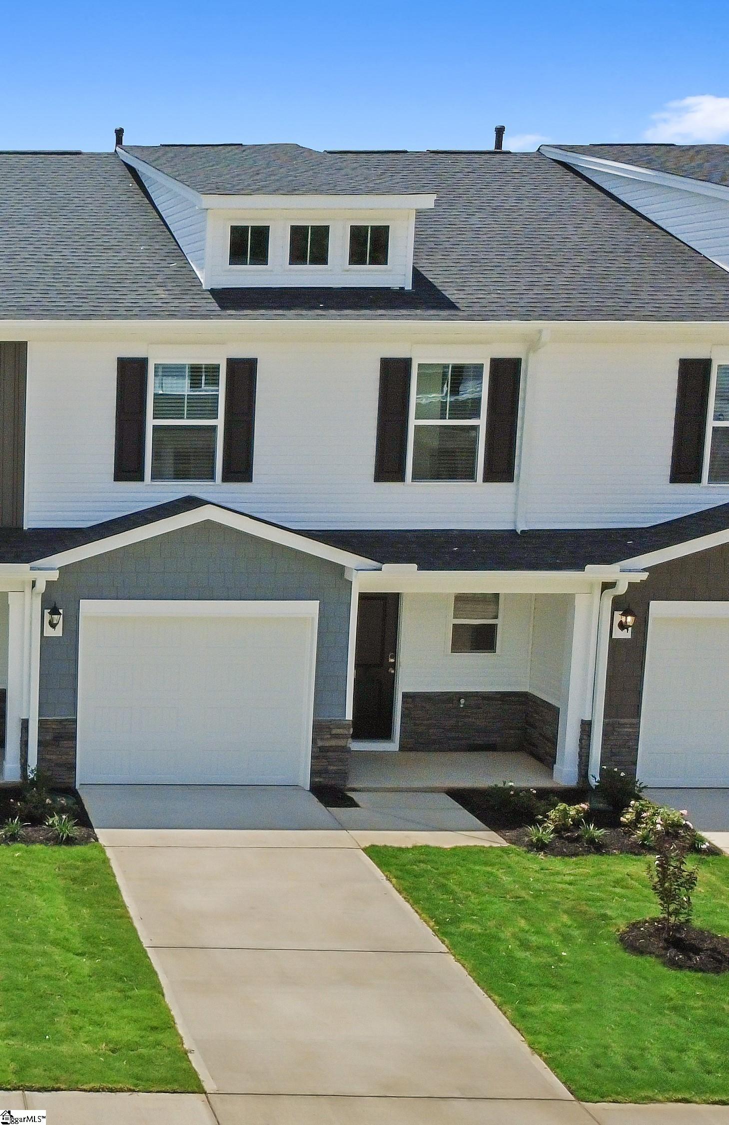 116 Mclauren Place photo 1