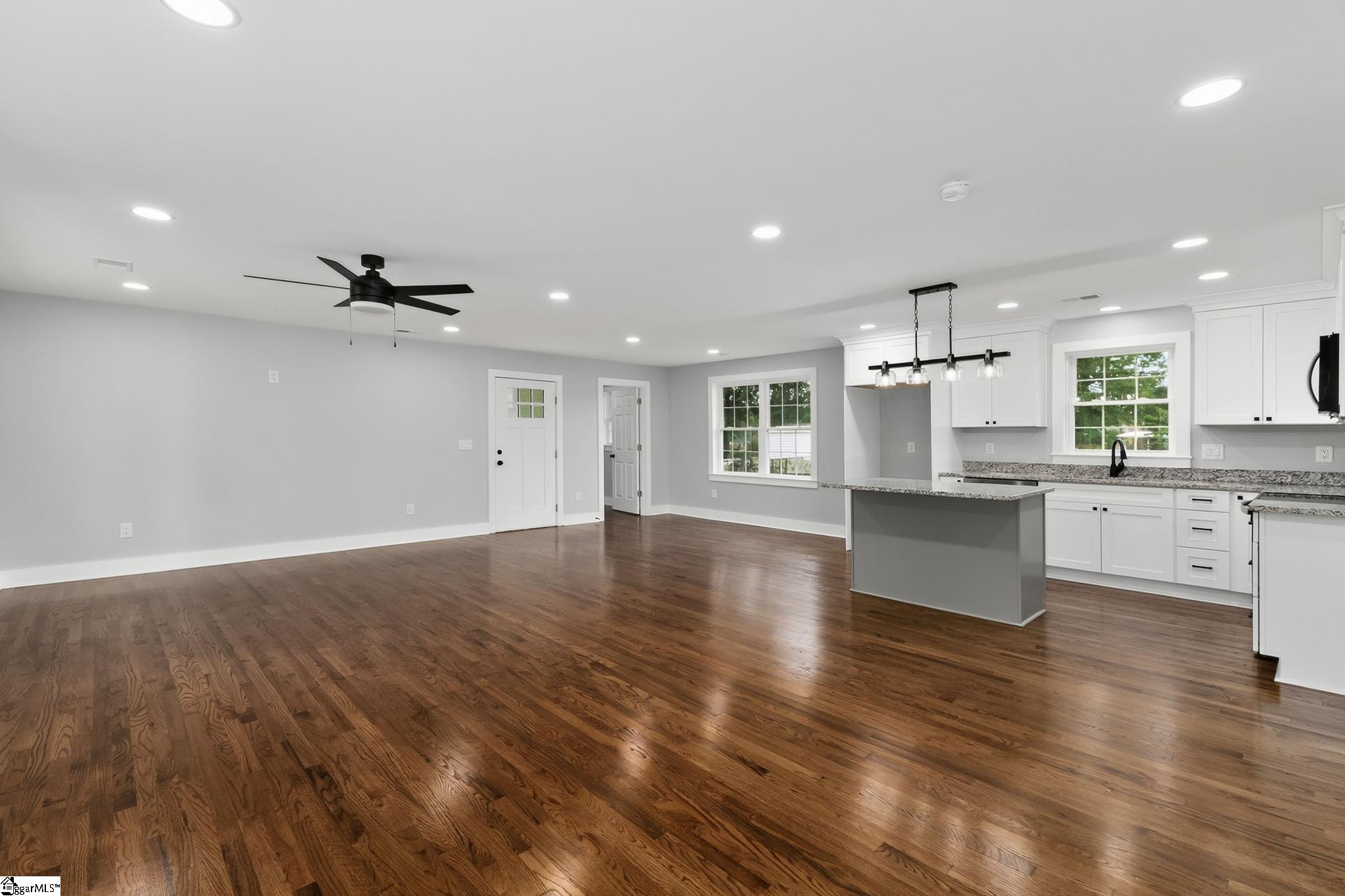 Homes for sale in Laurens, SC | 203 Montgomery St, Laurens, SC 29360 | MLS# 1583710