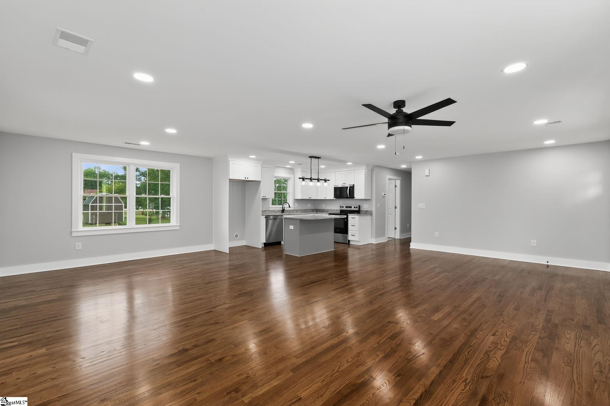 Homes for sale in Laurens, SC | 203 Montgomery St, Laurens, SC 29360 | MLS# 1583710