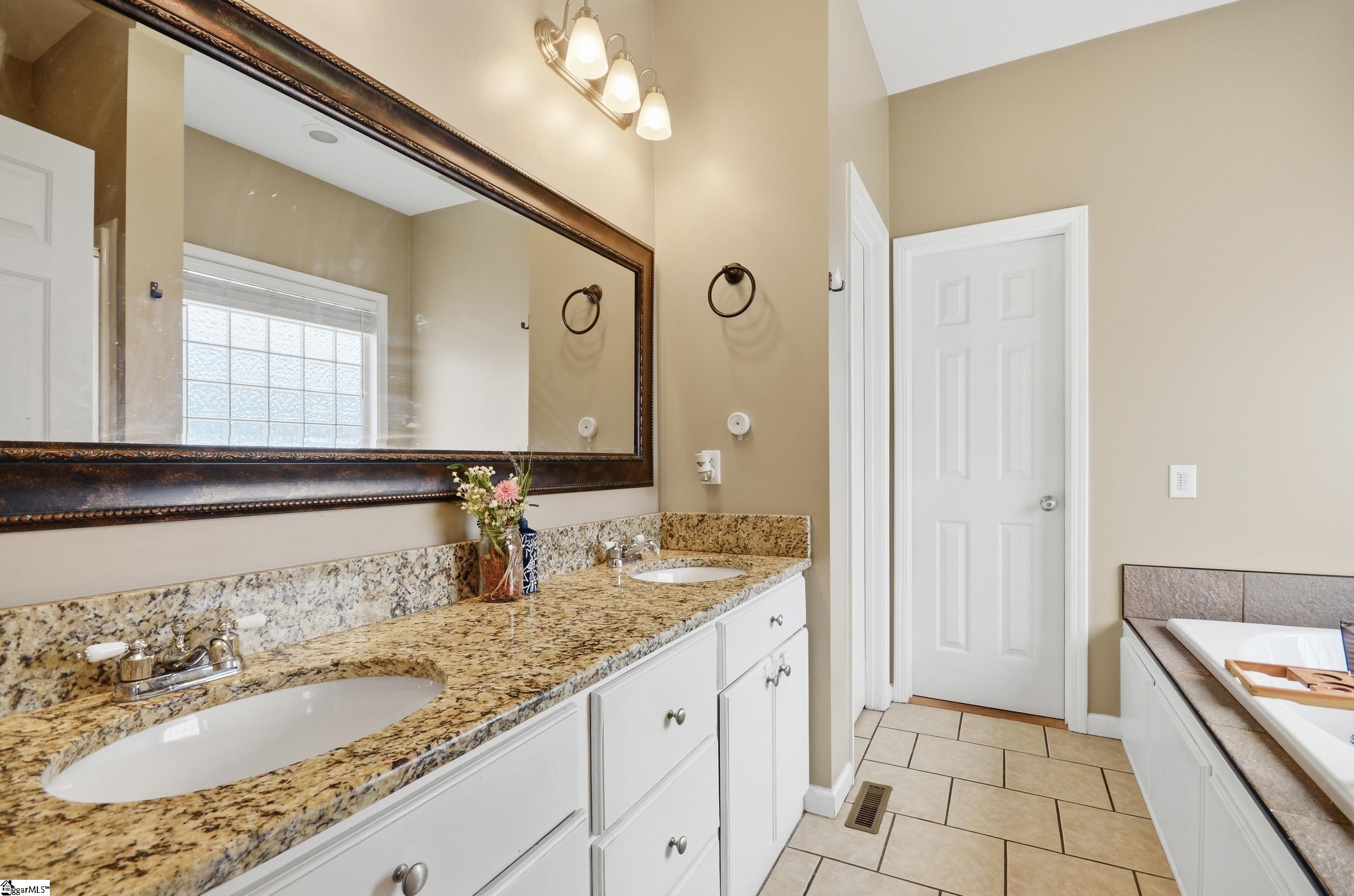 1080 Corie Crest Drive photo 14