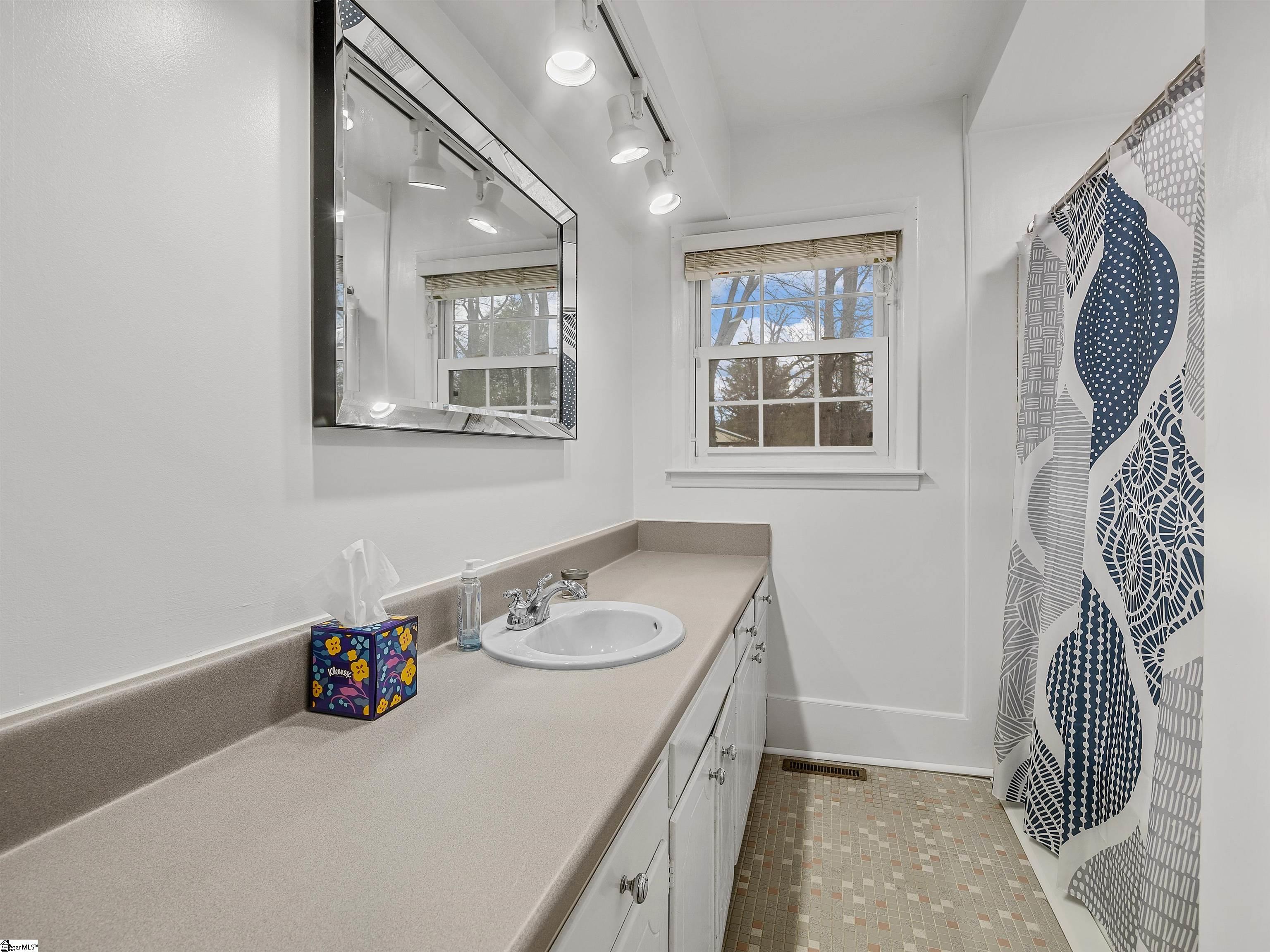 110 Ridgeway Road, Spartanburg, SC, 29301