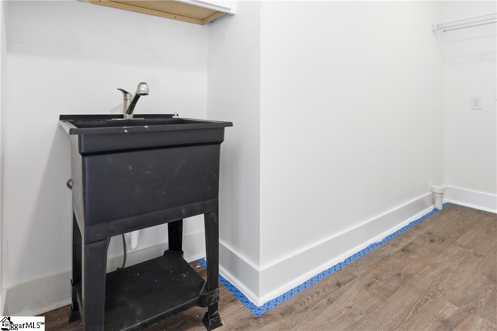 356 Thompson Street photo 10