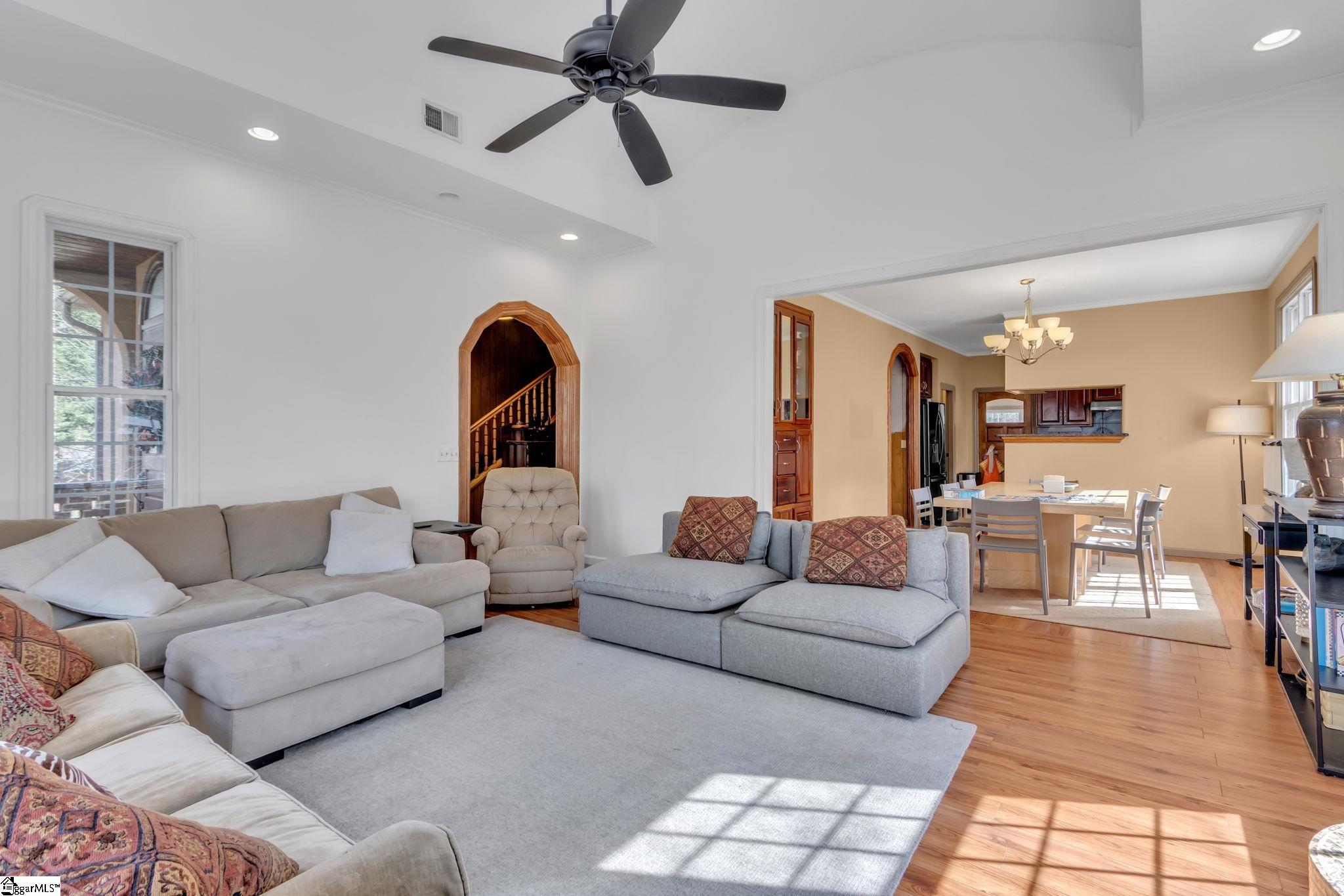 318 Saranac Drive photo 5
