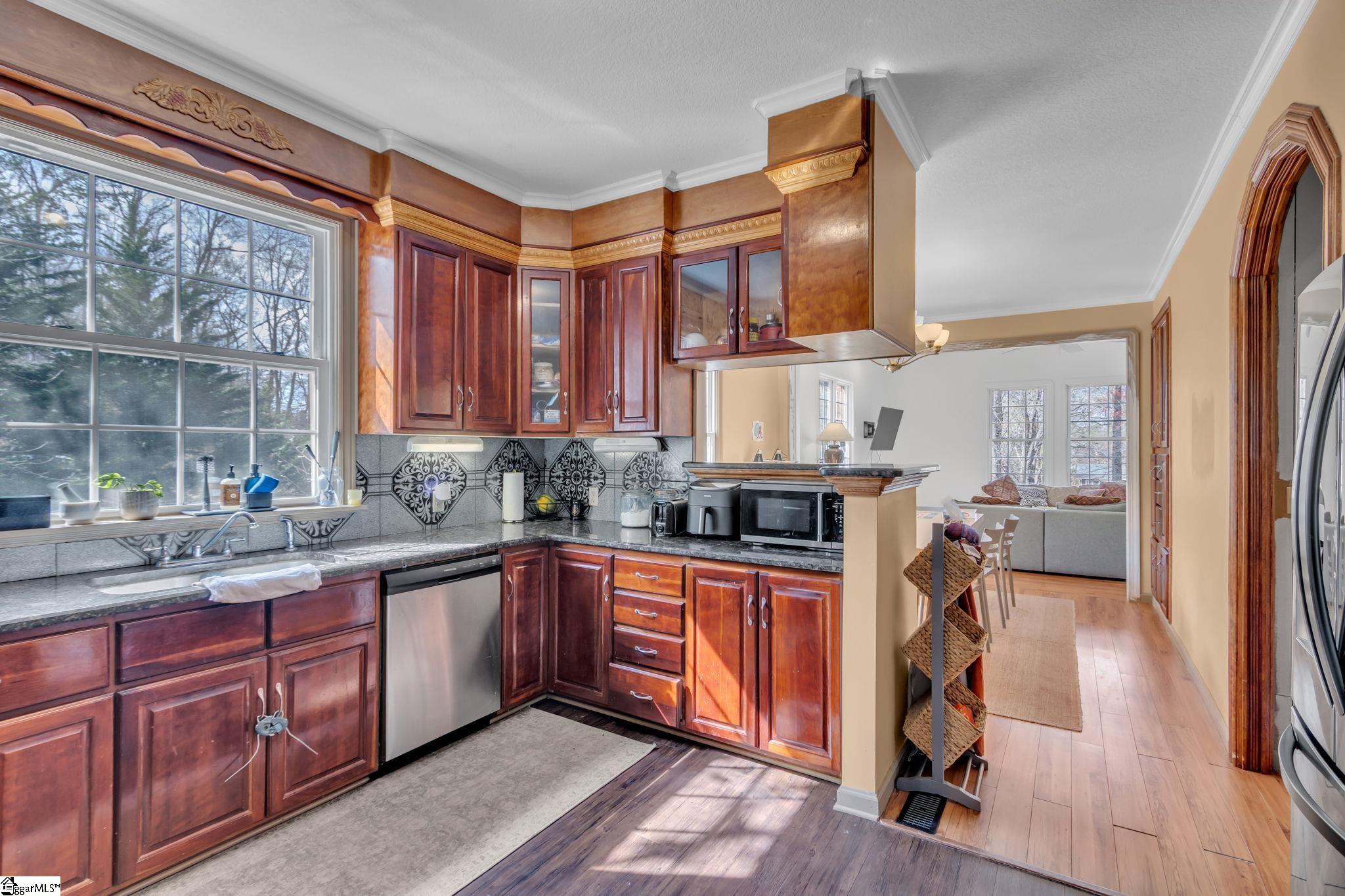 318 Saranac Drive photo 8