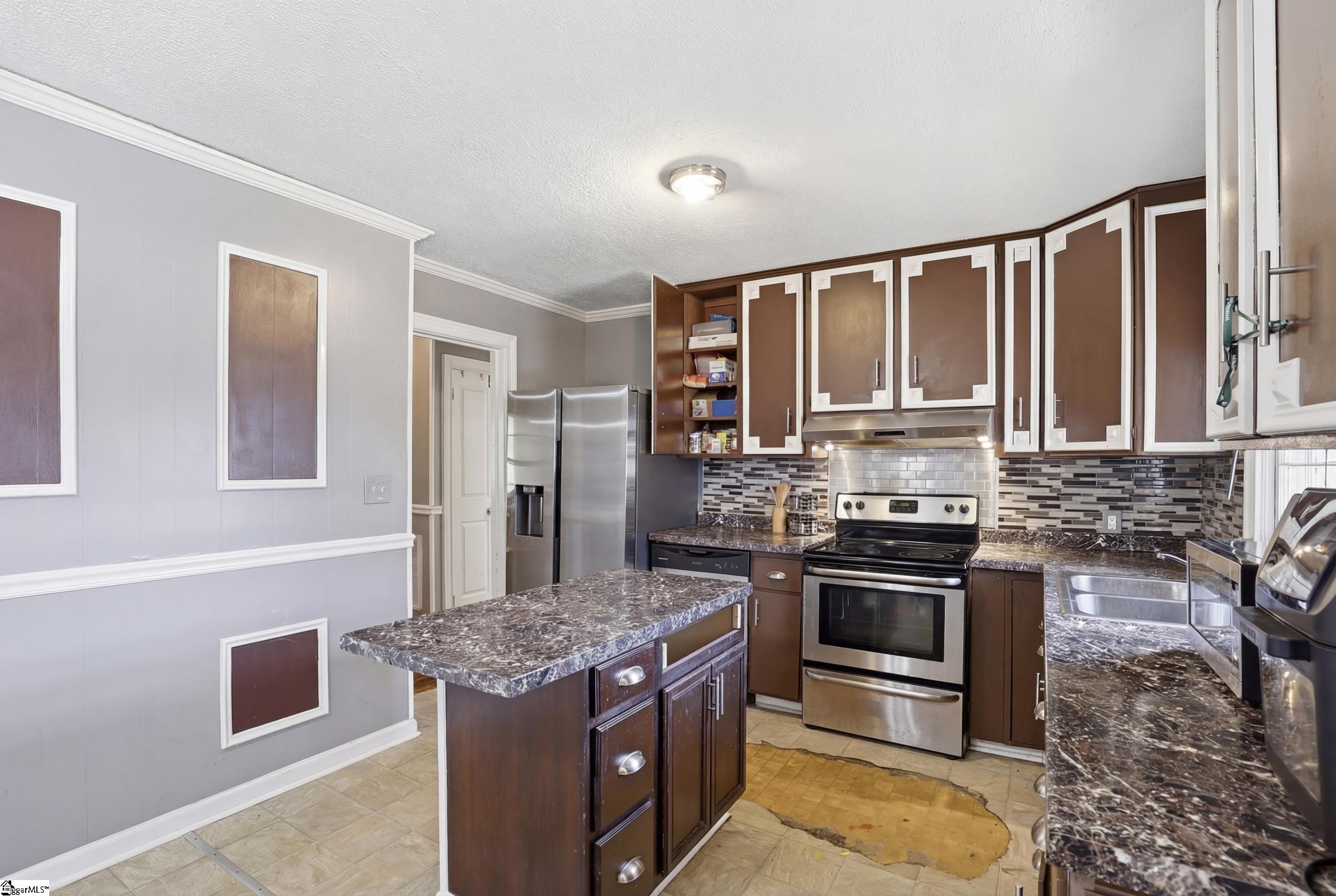 632 Old Augusta Road Greenville, SC 29605