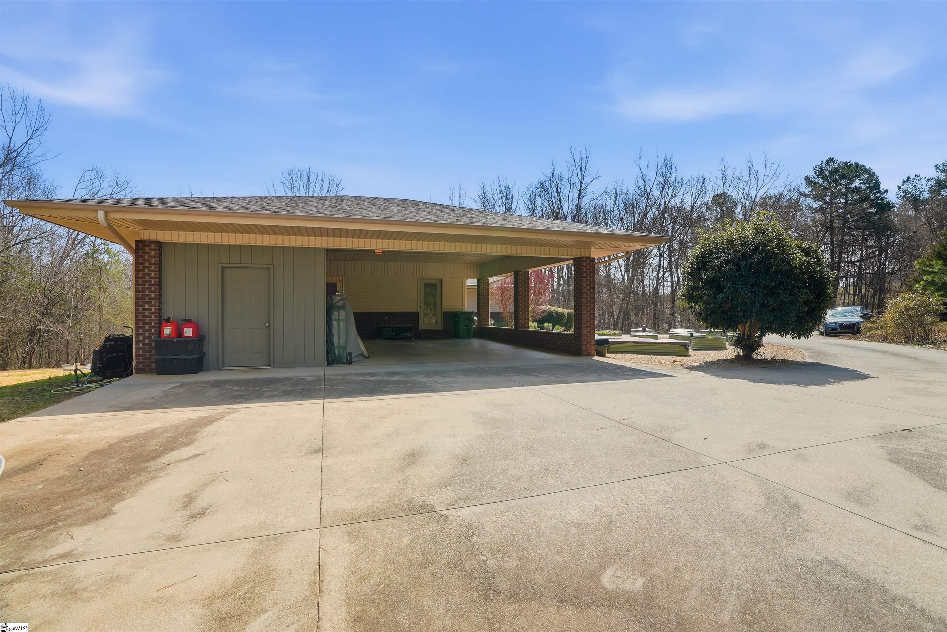 129 Tyler Lane West Union, SC 29696