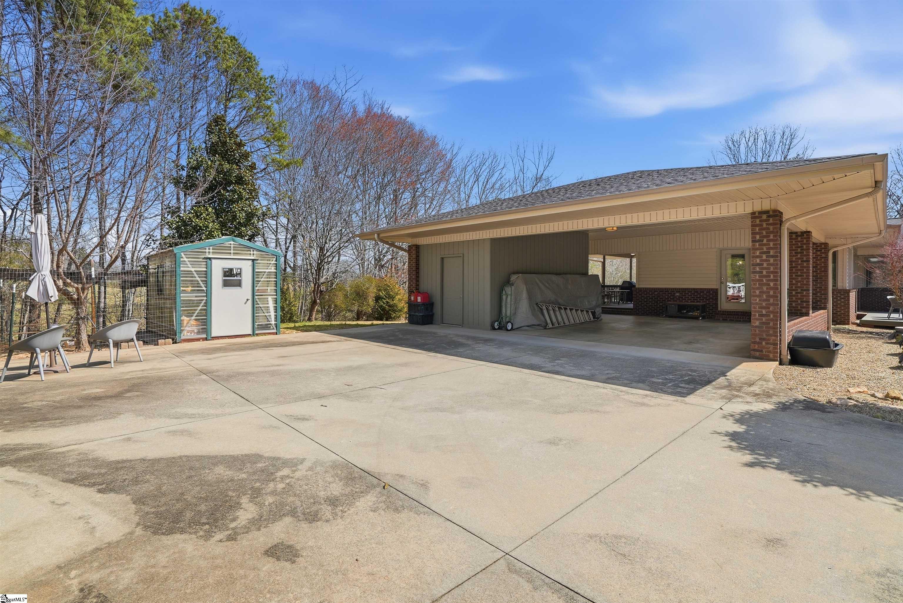 129 Tyler Lane West Union, SC 29696