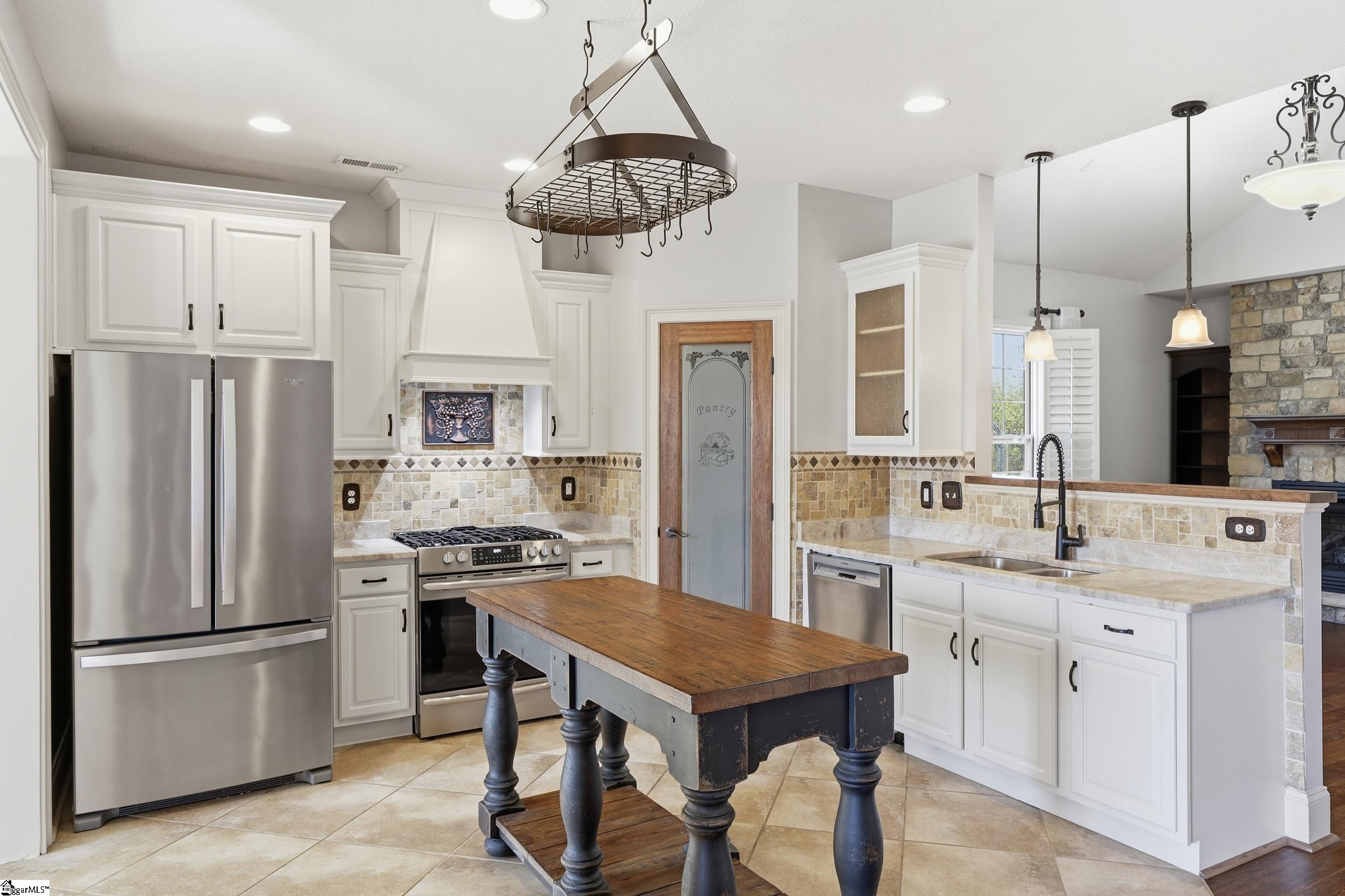 105 Bur Oak Drive Taylors, SC 29687-4631