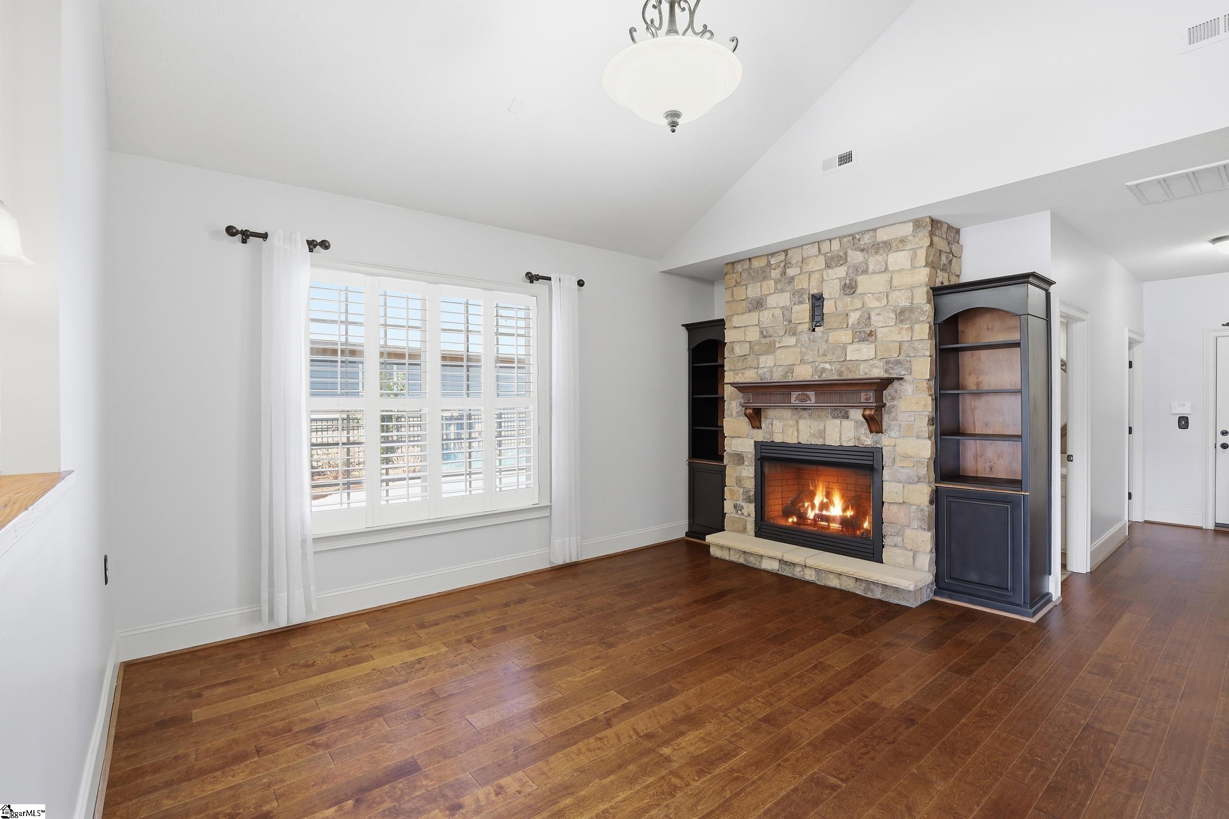 105 Bur Oak Drive Taylors, SC 29687-4631