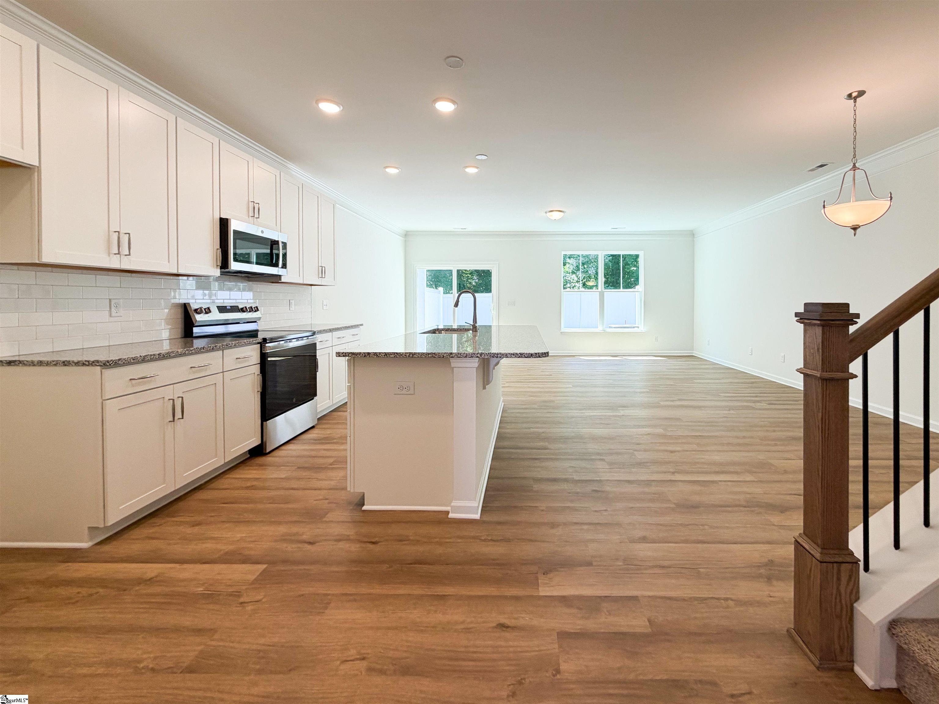 613 Autumn Lake Road Simpsonville, SC 29681