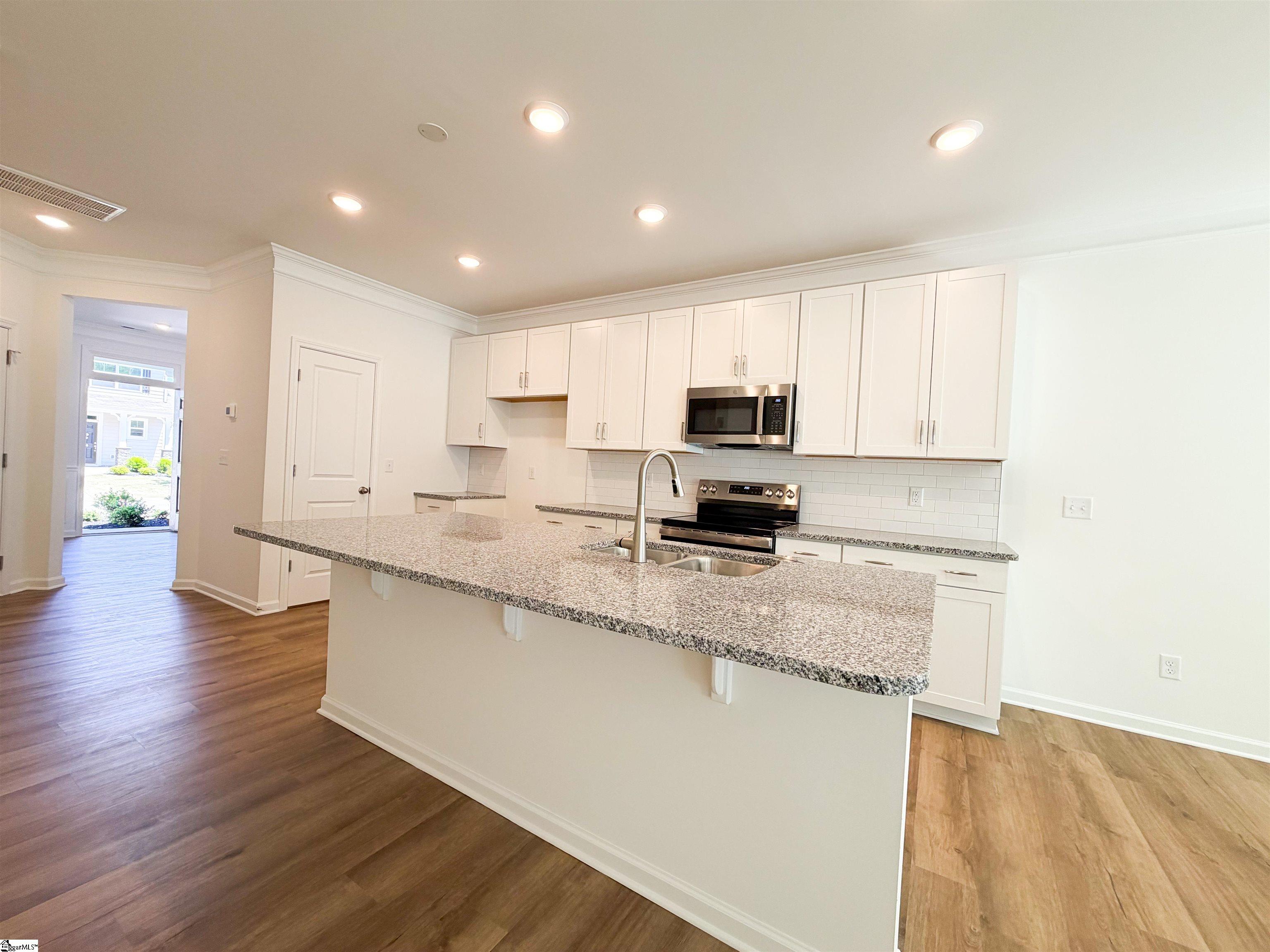 613 Autumn Lake Road Simpsonville, SC 29681