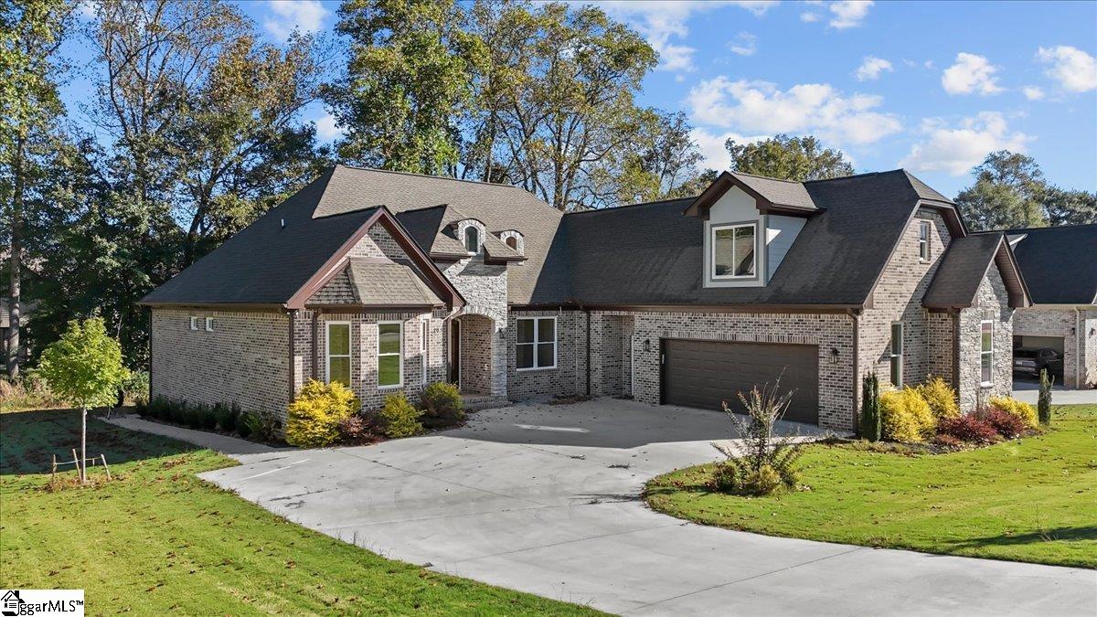105 Bree Drive photo 1
