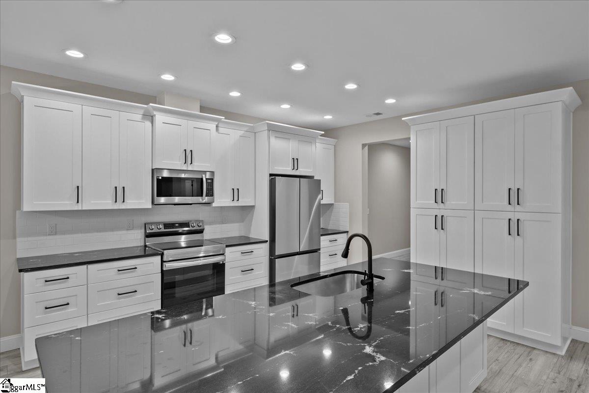 105 Bree Drive photo 18